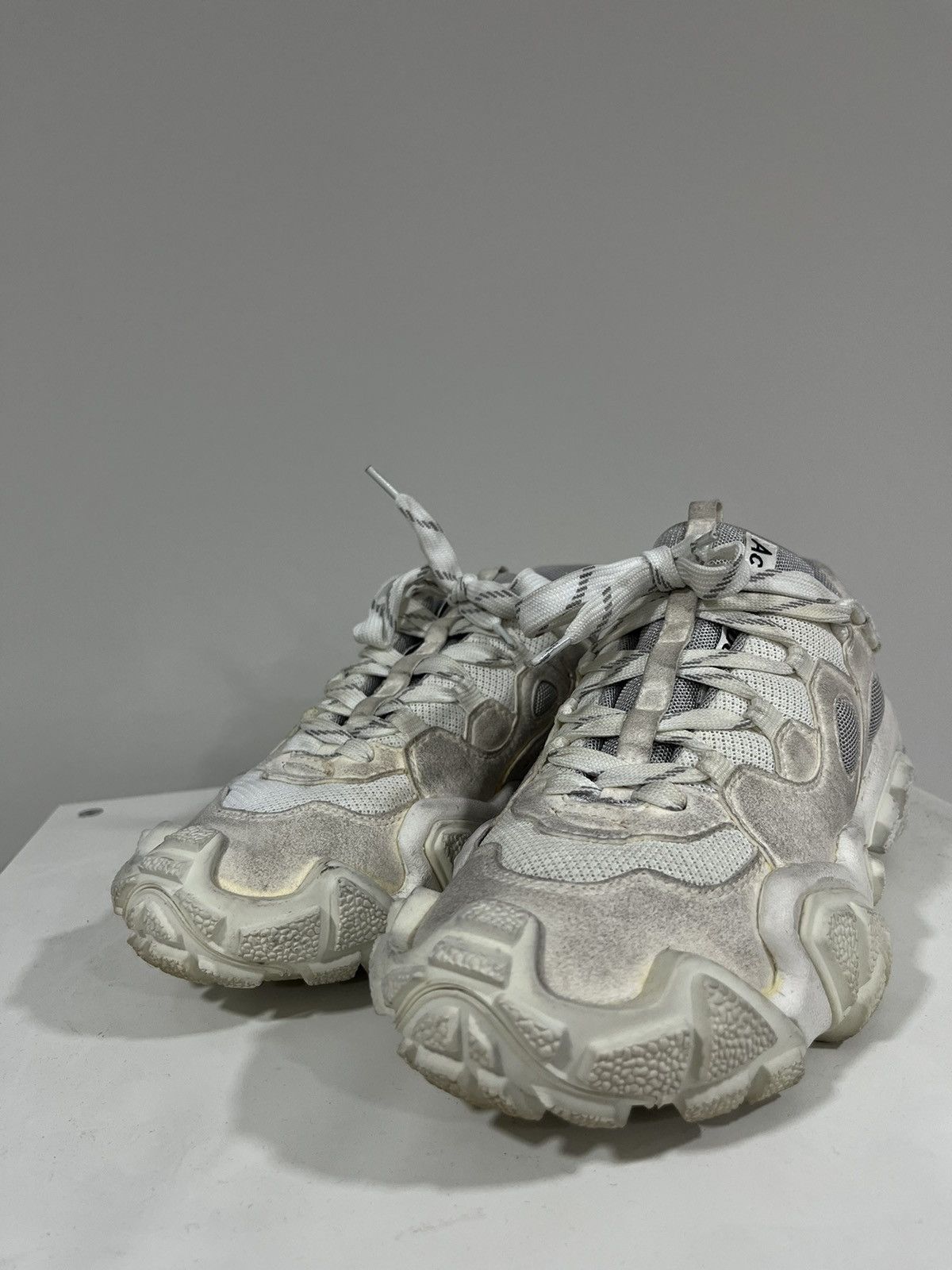 Acne Studios Boltzer M sneaker. Size 39 Size US 9 / IT 39 - 7 Thumbnail