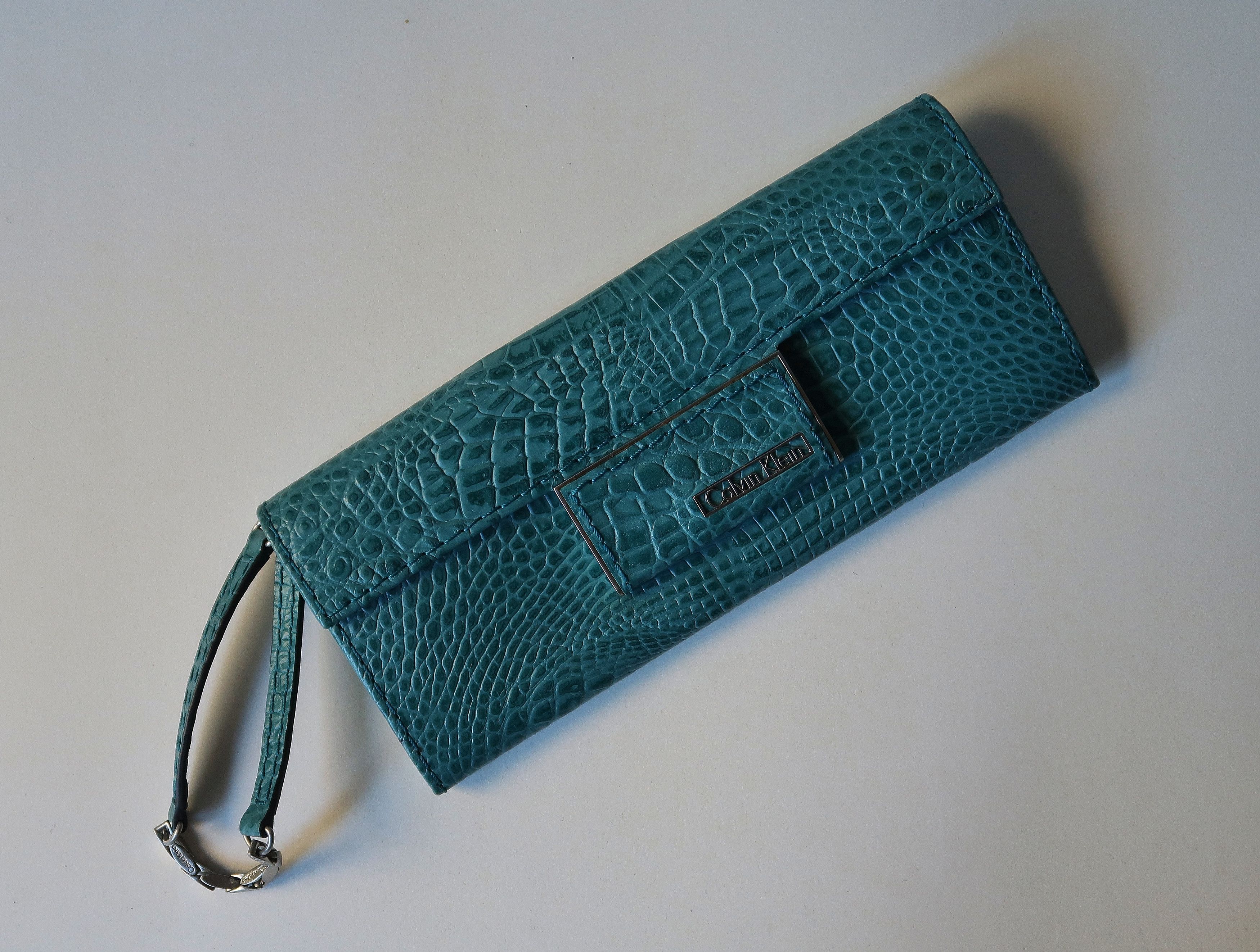 Calvin Klein Croc Embossed Leather Longfold Wristlet Strap Green Wallet Size ONE SIZE - 1 Thumbnail