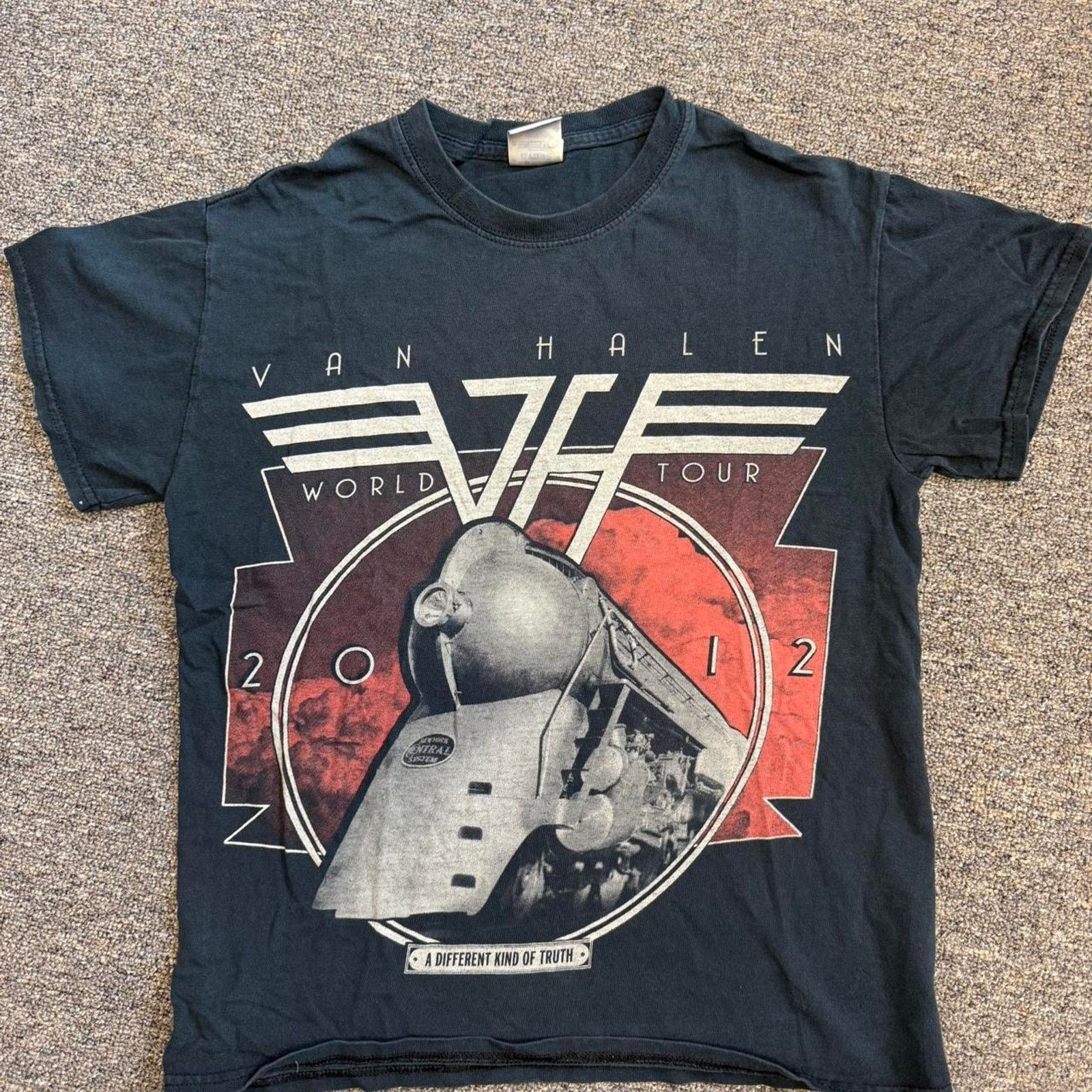 Gildan Van halen 2012 tour shirt Size S / US 4 / IT 40 - 1 Thumbnail
