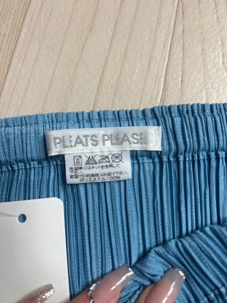 Issey Miyake Issey Miyake size:5 Blue pleated skirt Size 23" - 3 Thumbnail