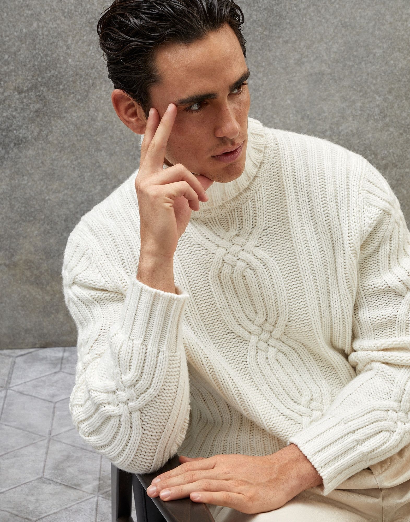 Brunello Cucinelli o1w1db10225 Cashmere Turtleneck Sweater in White Size US S / EU 44-46 / 1 - 6 Thumbnail