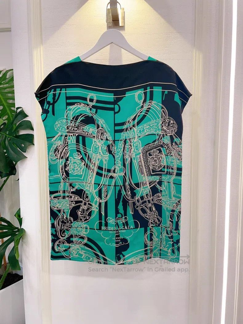Hermes Hermes Green and black silk sleeveless blouse Size XS / US 0-2 / IT 36-38 - 2 Thumbnail