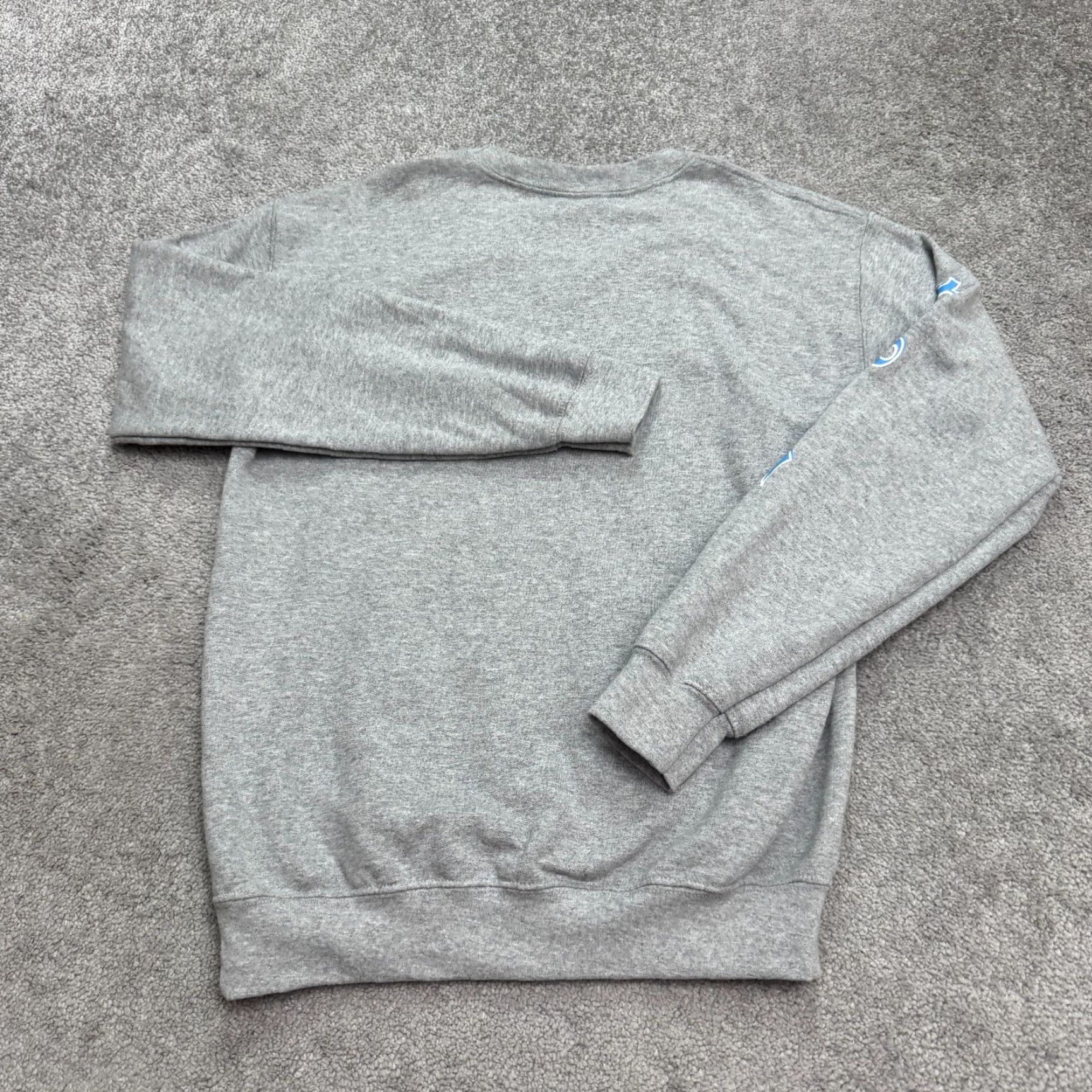 Disney Disney Mickey Mouse Castle Sweatshirt Womens XS Gray Graphic Size XS / US 0-2 / IT 36-38 - 2 Thumbnail