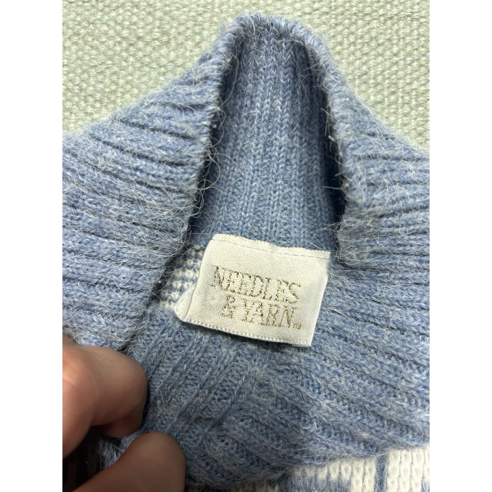 Vintage VINTAGE Nordic Icelandic blue white snowflake acrylic knit sweater Adult Large Sweater Mens White Size US L / EU 52-54 / 3 - 4 Thumbnail