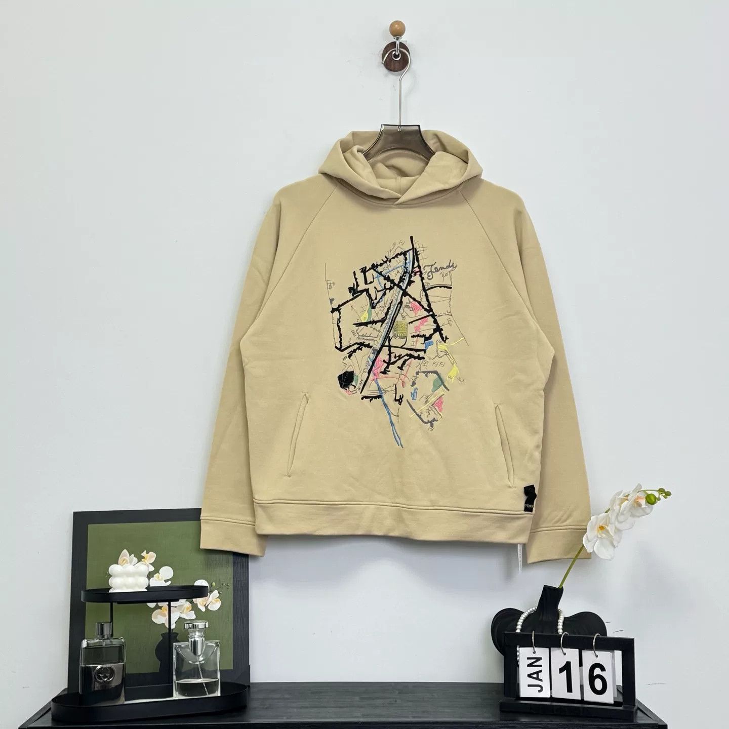Fendi Fendi Beige Graffiti Embroidered Hoodie Size US M / EU 48-50 / 2 - 1 Thumbnail