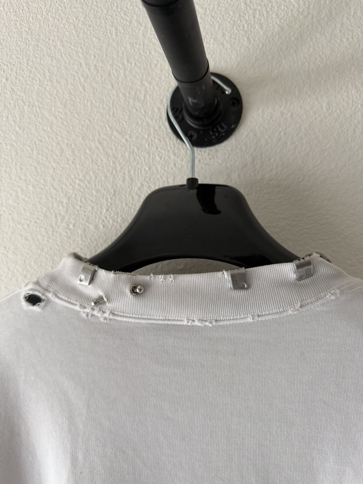 Balenciaga $1790 Pierced Round Crewneck Sweatshirt 1 Size US XL / EU 56 / 4 - 4 Thumbnail