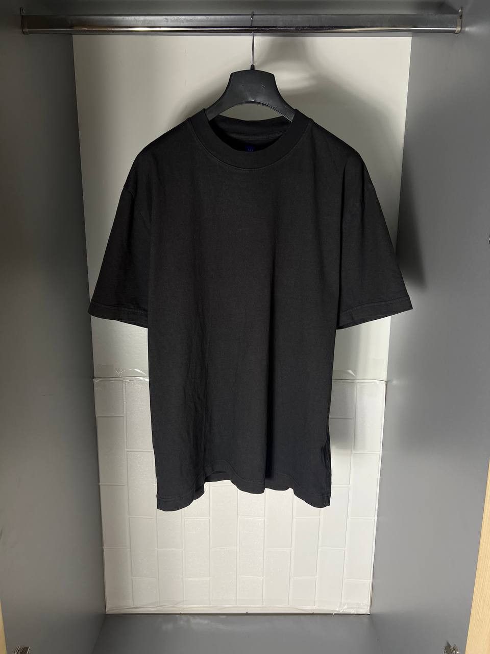 Gap VINTAGE GAP YZY KANYE WEST BALENCIAGA DESIGNER T-SHIRT Size US M / EU 48-50 / 2 - 1 Thumbnail