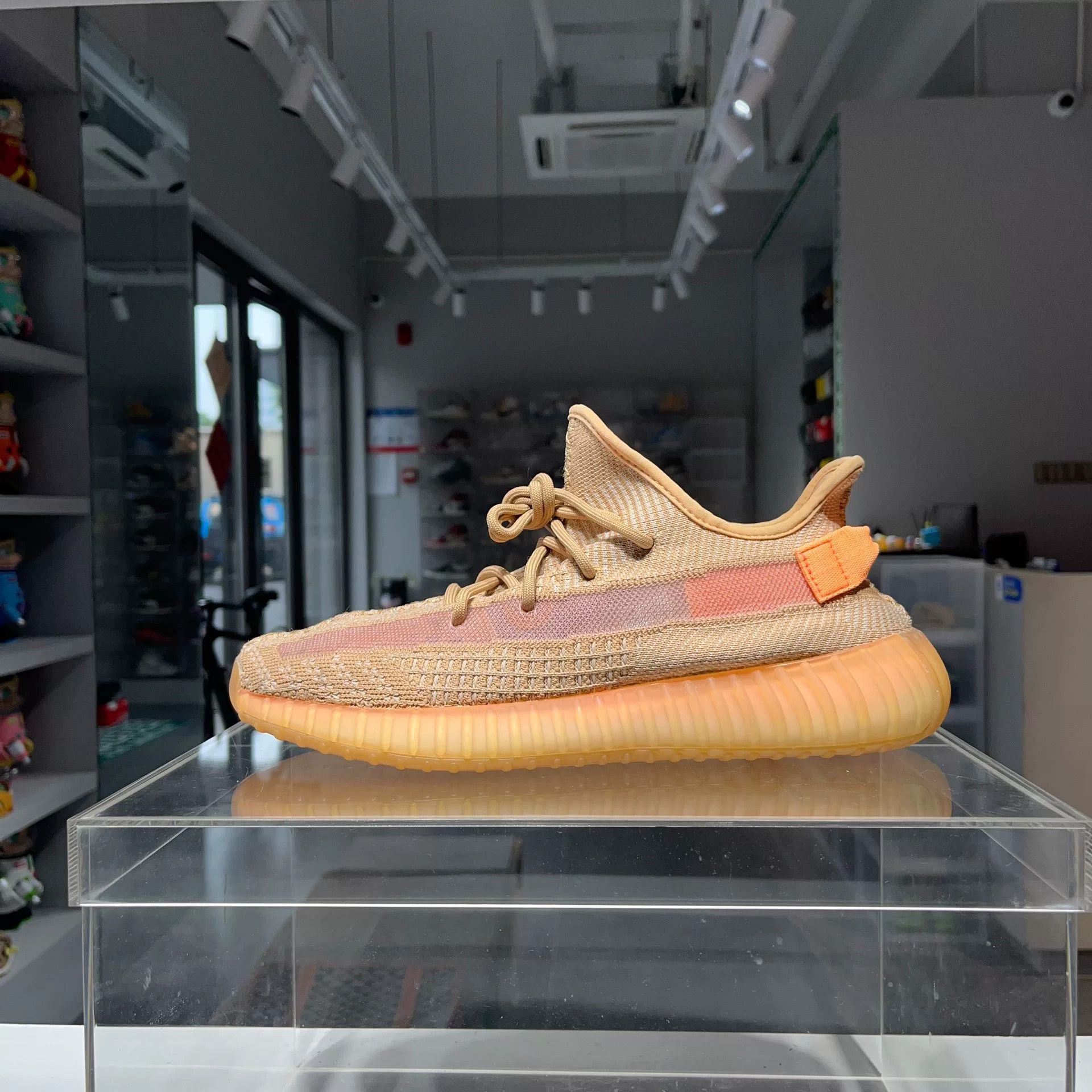 Adidas Adidas YEEZY Lowtop Sneakers 11.5 Men Size US 11.5 / EU 44-45 - 1 Thumbnail