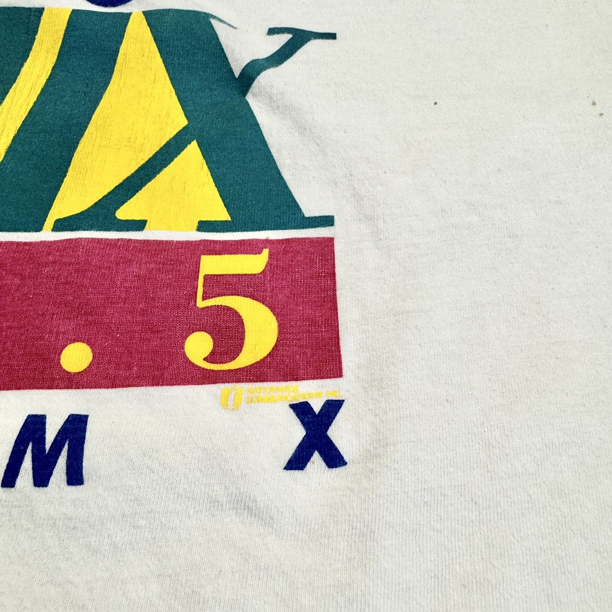 Band Tees VINTAGE RADIO STATION TEE! Size US L / EU 52-54 / 3 - 6 Thumbnail