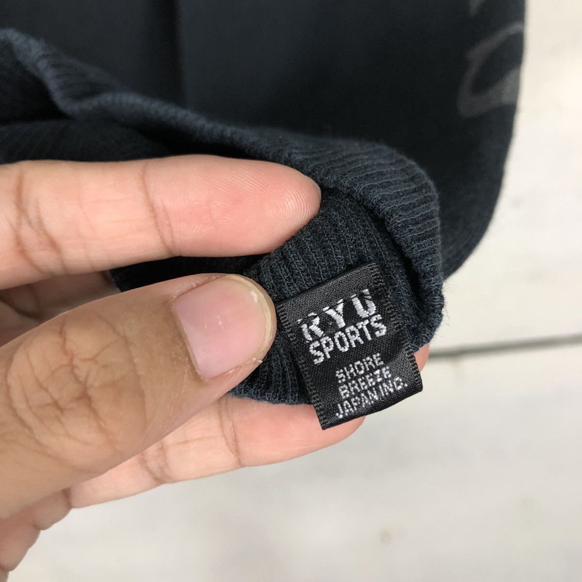 Japanese Brand RYU Sports Floral Crest V-Neck Sweat Obscure Japanese Label Size US M / EU 48-50 / 2 - 14 Thumbnail