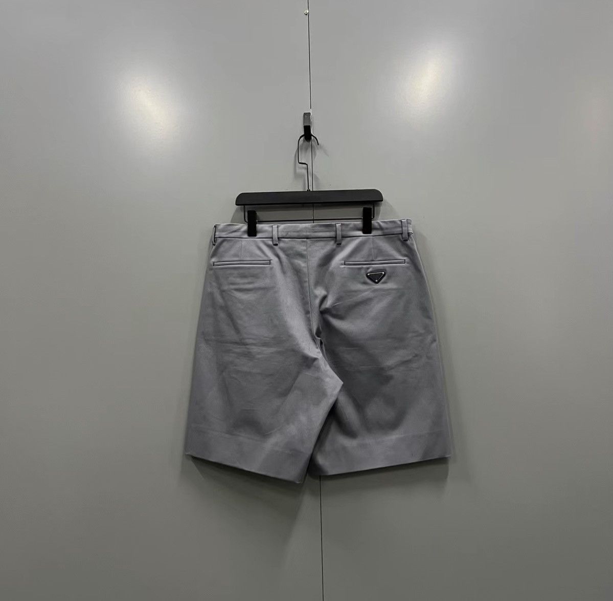 Prada Prada Grey Triangle Logo Shorts J41 Size US 36 / EU 52 - 2 Thumbnail