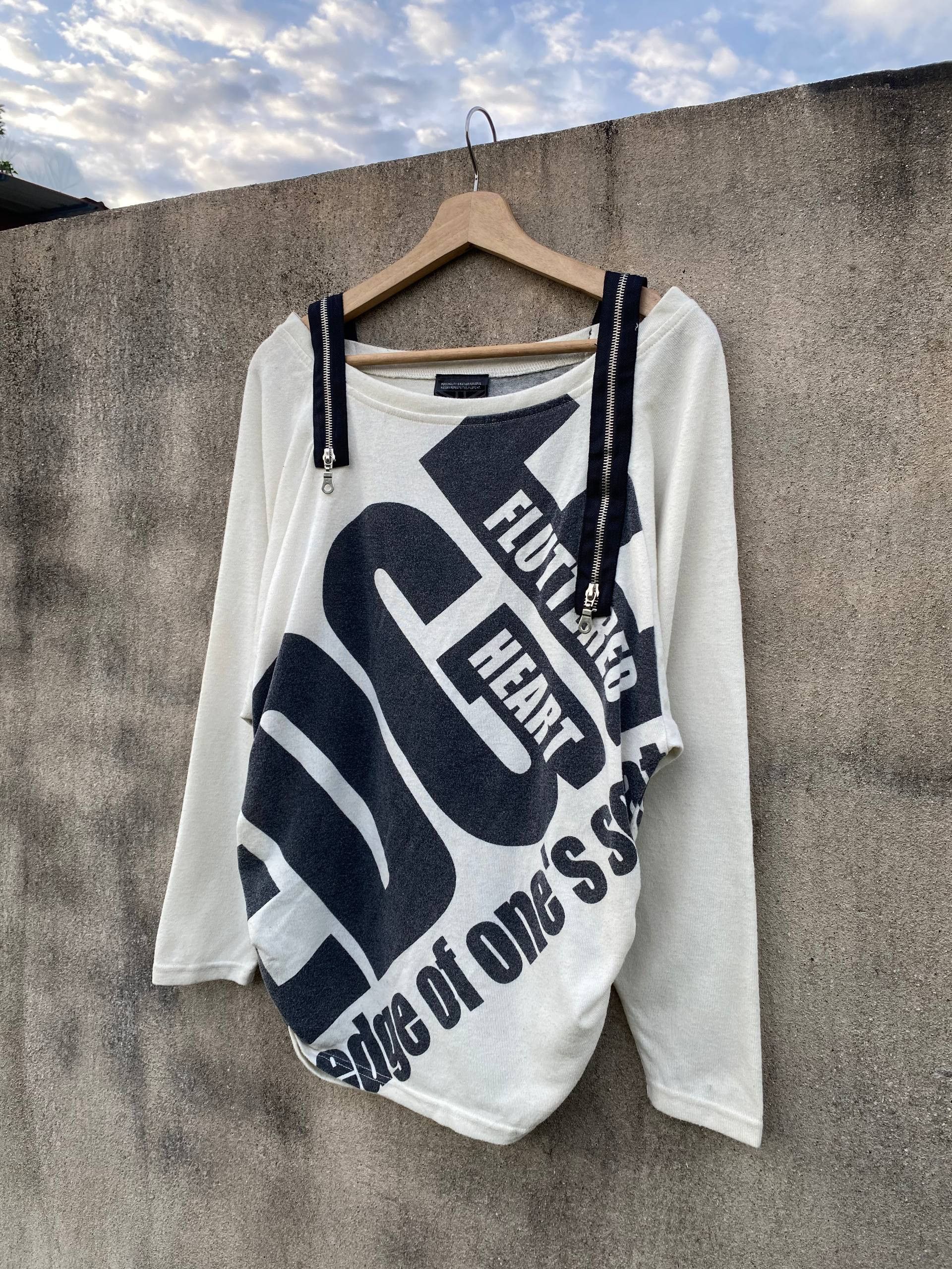 If Six Was Nine Plein Beaute Y2K Japanese Punk Glam Graphic Top Size M / US 6-8 / IT 42-44 - 2 Thumbnail
