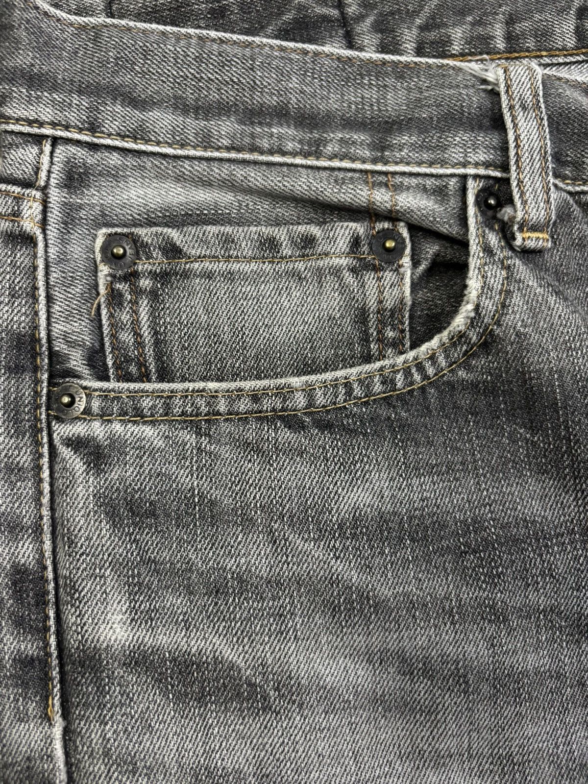 Undercover × Uniqlo Vintage Uniqlo S002 Faded Washed Whiskers Loose Fit Jeans Size US 35 - 5 Thumbnail