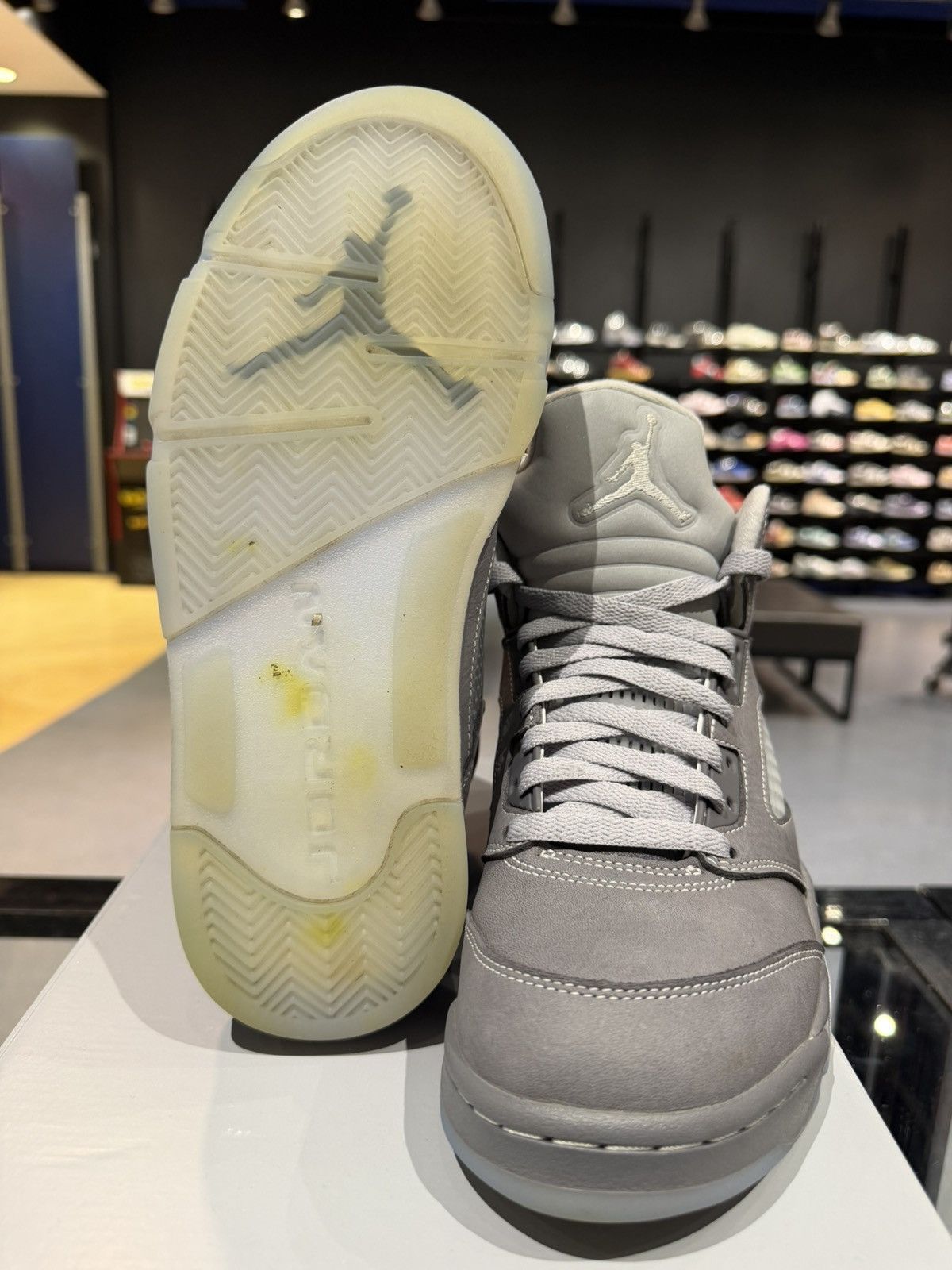 Jordan Brand Size 7.5 - Jordan 5 Retro Wolf Grey Size US 7.5 / EU 40-41 - 9 Thumbnail