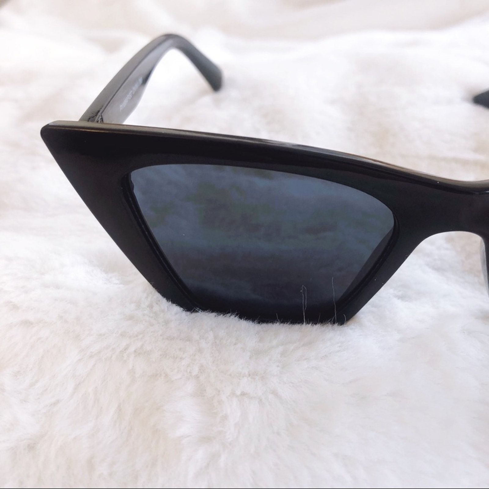 Other Kendra Black Full Rim Pointed Fashion Sunglasses Size ONE SIZE - 6 Thumbnail