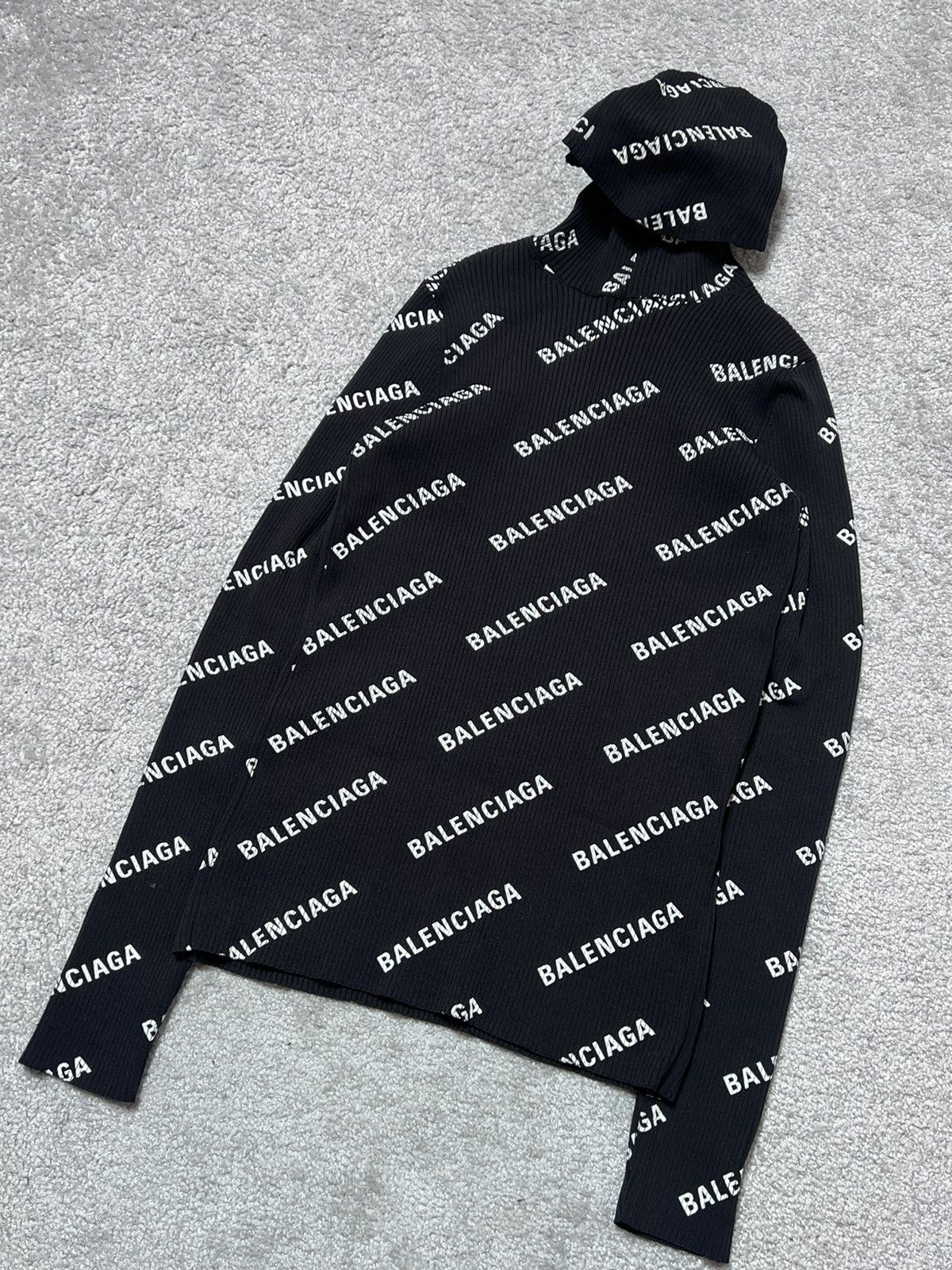 Balenciaga Balenciaga Monogram Ribbed Balaclava Turtleneck Hoodie Size US L / EU 52-54 / 3 - 7 Thumbnail