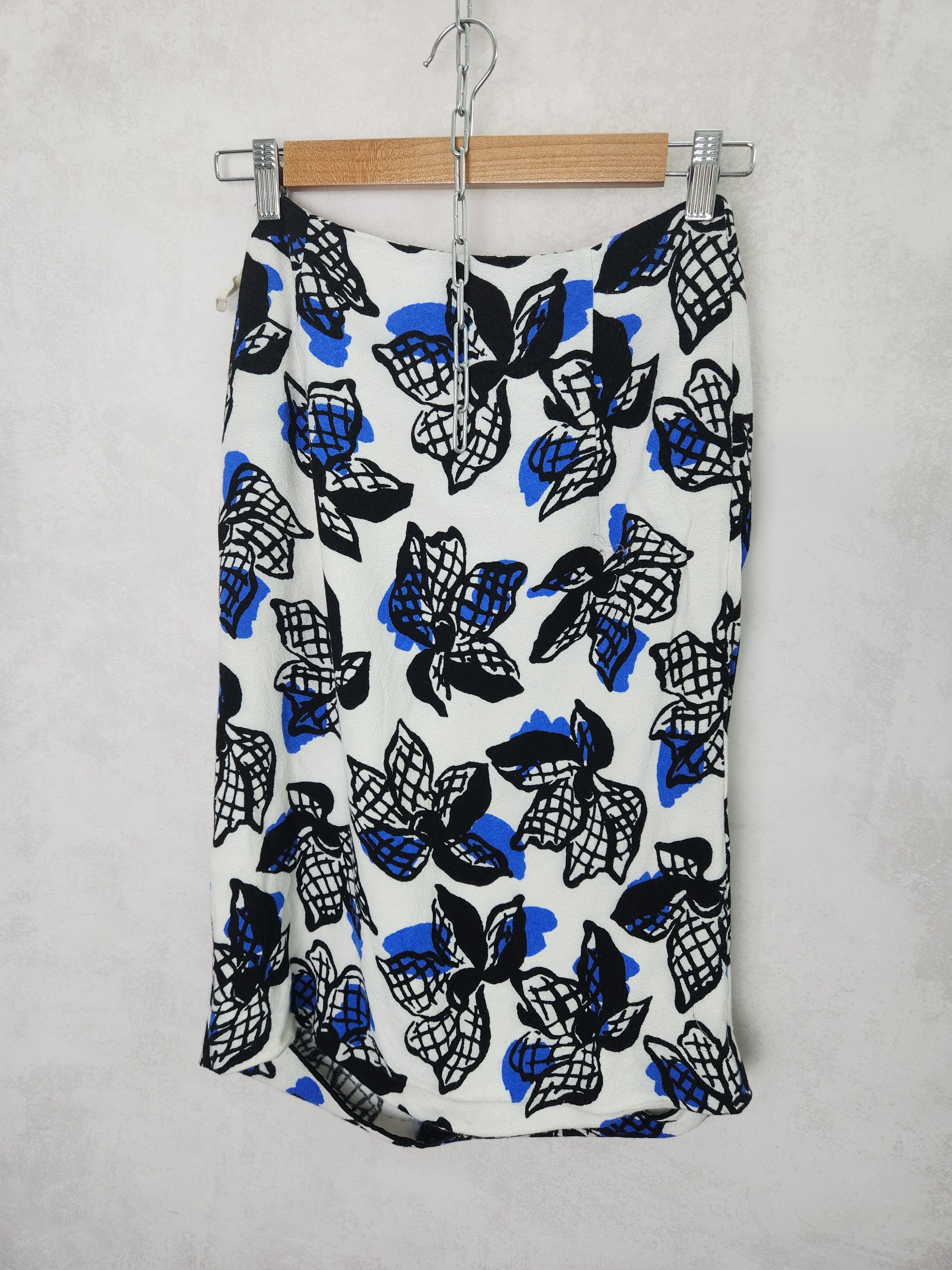 Marni Marni Viscosce floral A line skirt size 40 Size 27" / US 4 / IT 40 - 7 Thumbnail