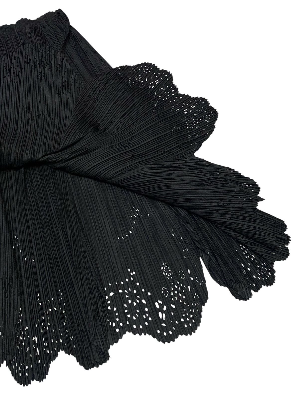 Pleats Please Issey Miyake Pleats Pleats Pleated Black Feathered Hollowed out Rhombus Size 30" / US 8 / IT 44 - 8 Thumbnail