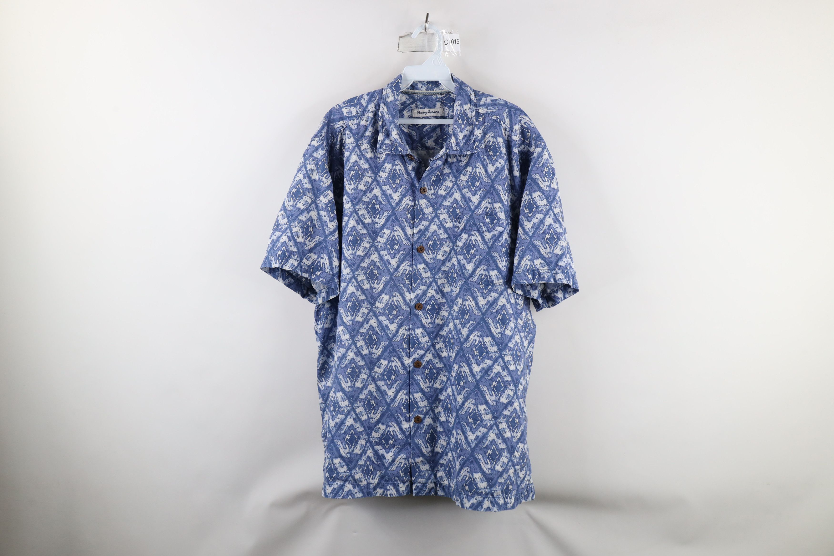 Tommy Bahama × Vintage Vintage Tommy Bahama Diamond Short Sleeve Button Shirt Size US XL / EU 56 / 4 - 1 Thumbnail
