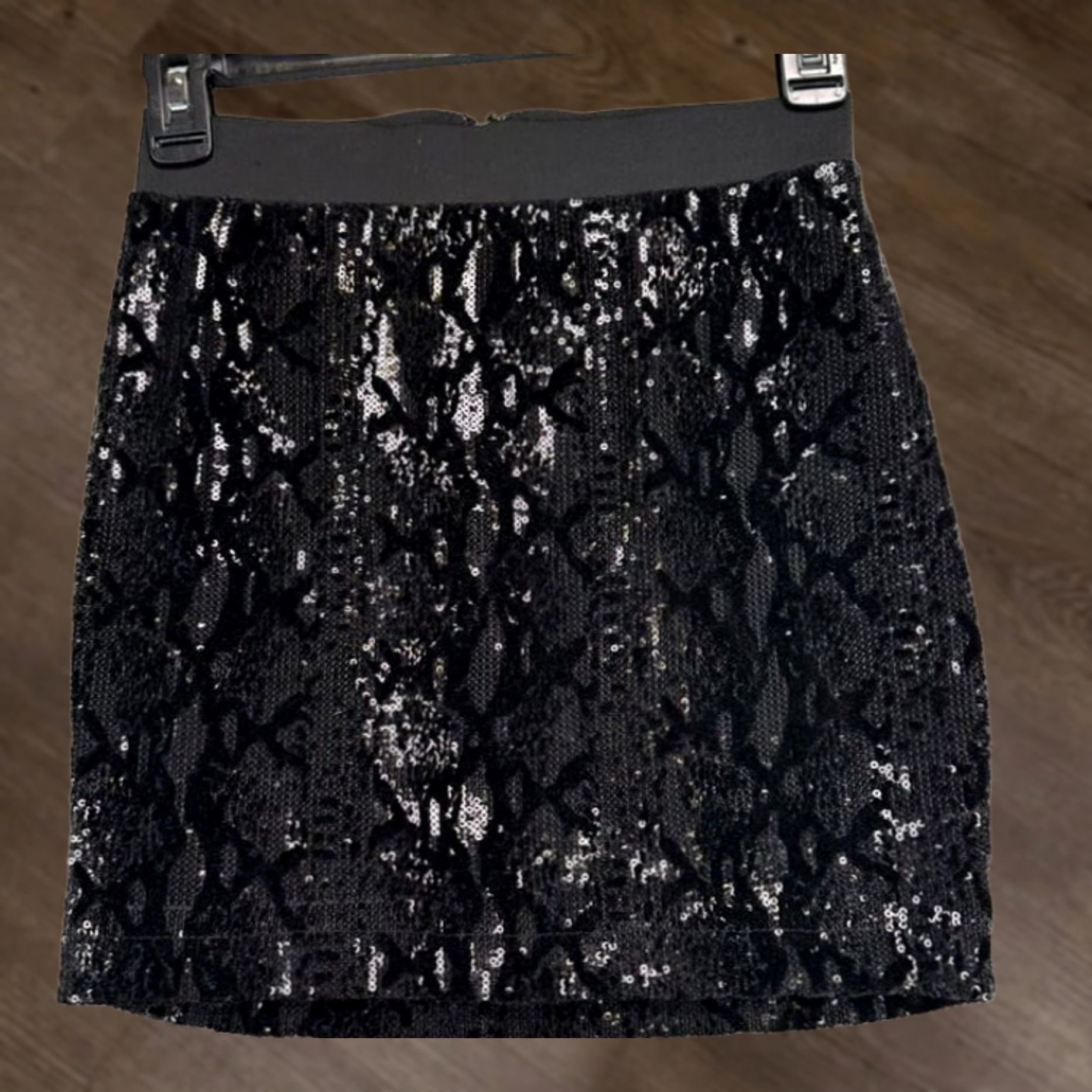 Guess GUESS Skirt Womens Small Black Snake Print Sequins Mini Casual Party Womens NEW Size 28" / US 6 / IT 42 - 1 Thumbnail
