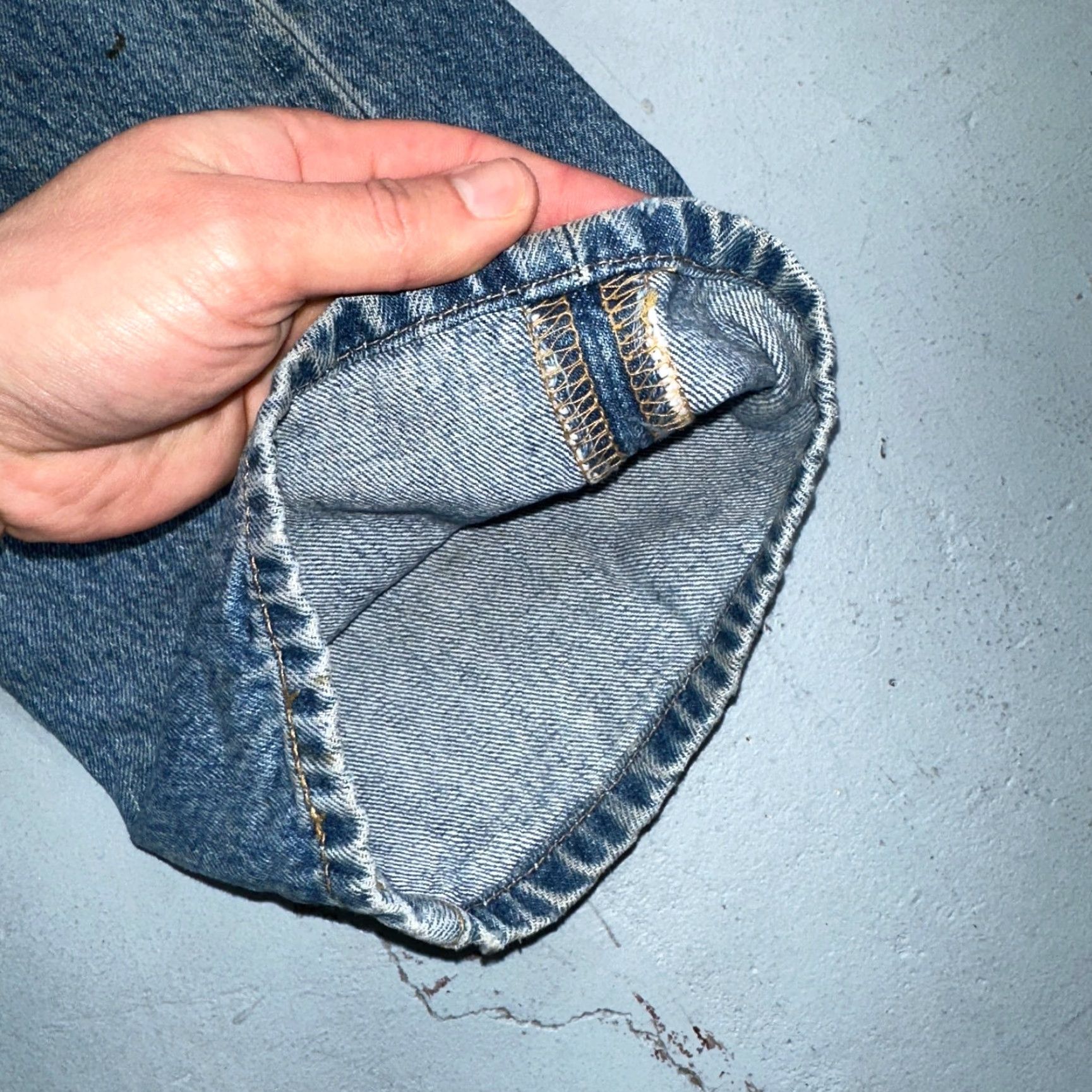Levi's VINTAGE Levi's 501 Straight Leg Jeans 90s Mid Wash 36x34 Denim Comfort Mens Size US 36 / EU 52 - 4 Thumbnail