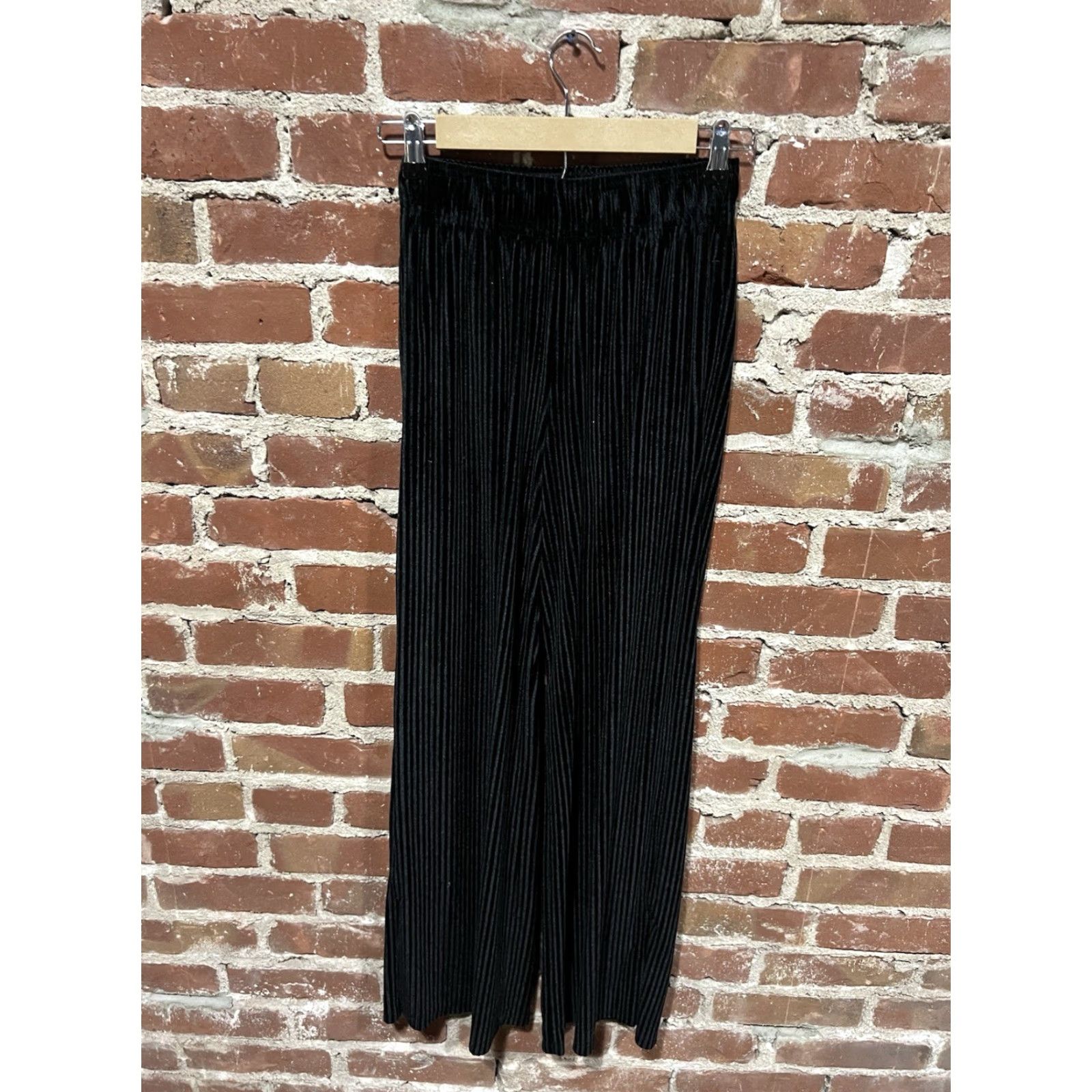 Vintage Colsie Black Cropped Cropped/Pull On Pants Womens XS Cropped Pant Flat Ribbed Flowy Pull On Slim Straight Darw? Size 26" / US 2 / IT 38 - 2 Thumbnail