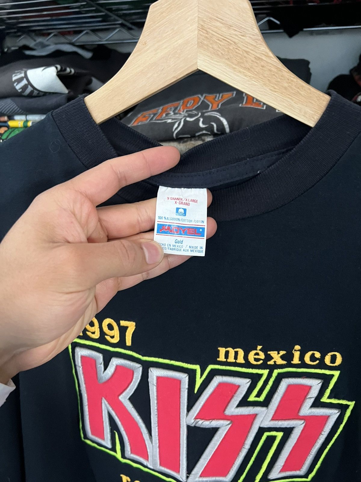 Band Tees 1997 Kiss Reunion Mexico Tour Embroidered Rock Tee Size US XL / EU 56 / 4 - 3 Thumbnail