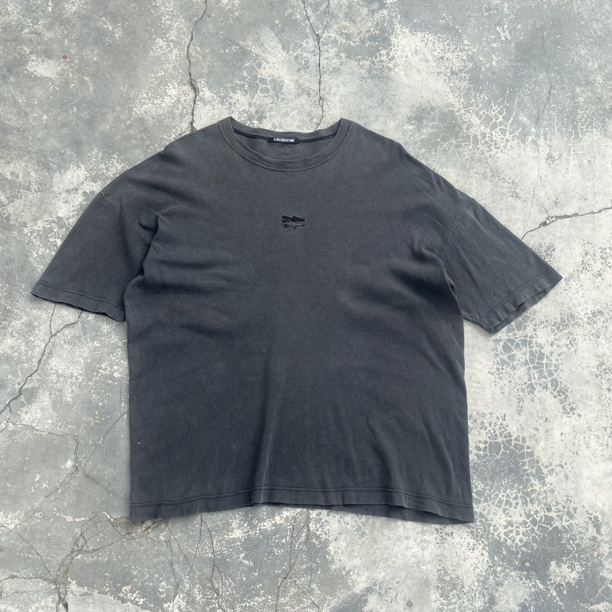 Salvatore Ferragamo Distressed Boxy FERRAGAMO Centre Minimal Logo Size US XL / EU 56 / 4 - 1 Thumbnail