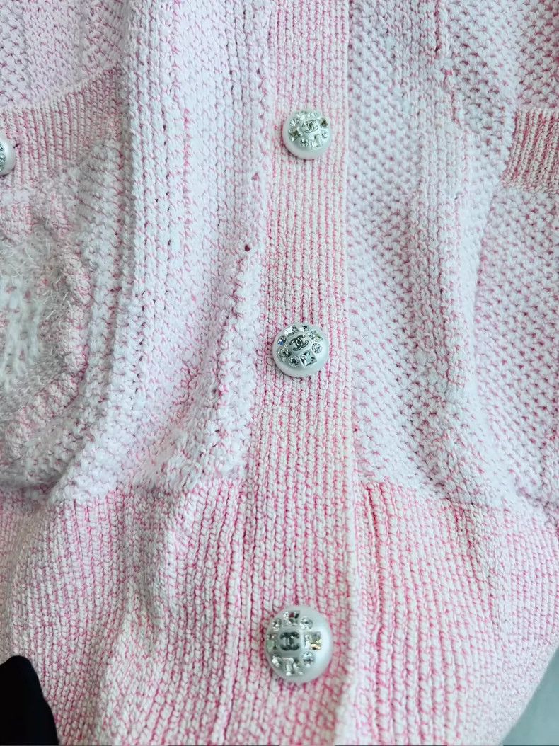 Chanel Chanel 23s pink camellia knitted cardigan coat Size XS / US 0-2 / IT 36-38 - 2 Thumbnail
