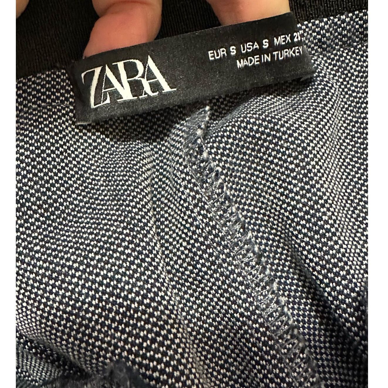 Zara Zara black semi skinny legs dressy pants size small Size 30" / US 8 / IT 44 - 3 Thumbnail
