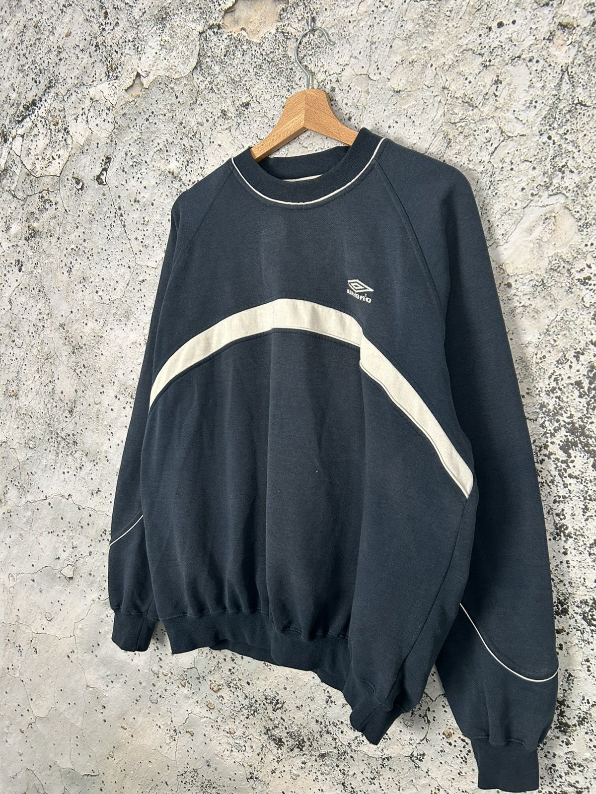 Umbro Vintage Umbro 90s Football Crewneck Sportswear Baggy Rap Size US L / EU 52-54 / 3 - 2 Thumbnail