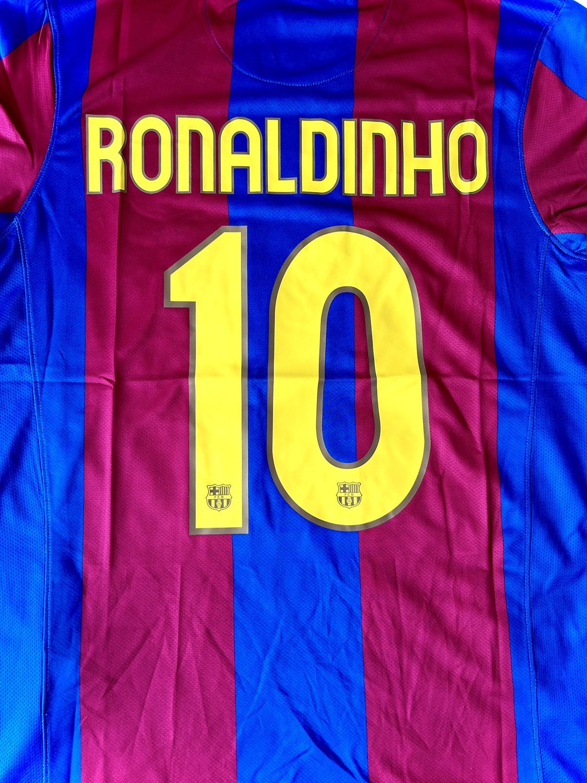 Nike RETRO BARCELONA RONALDINHO KIT | Grailed