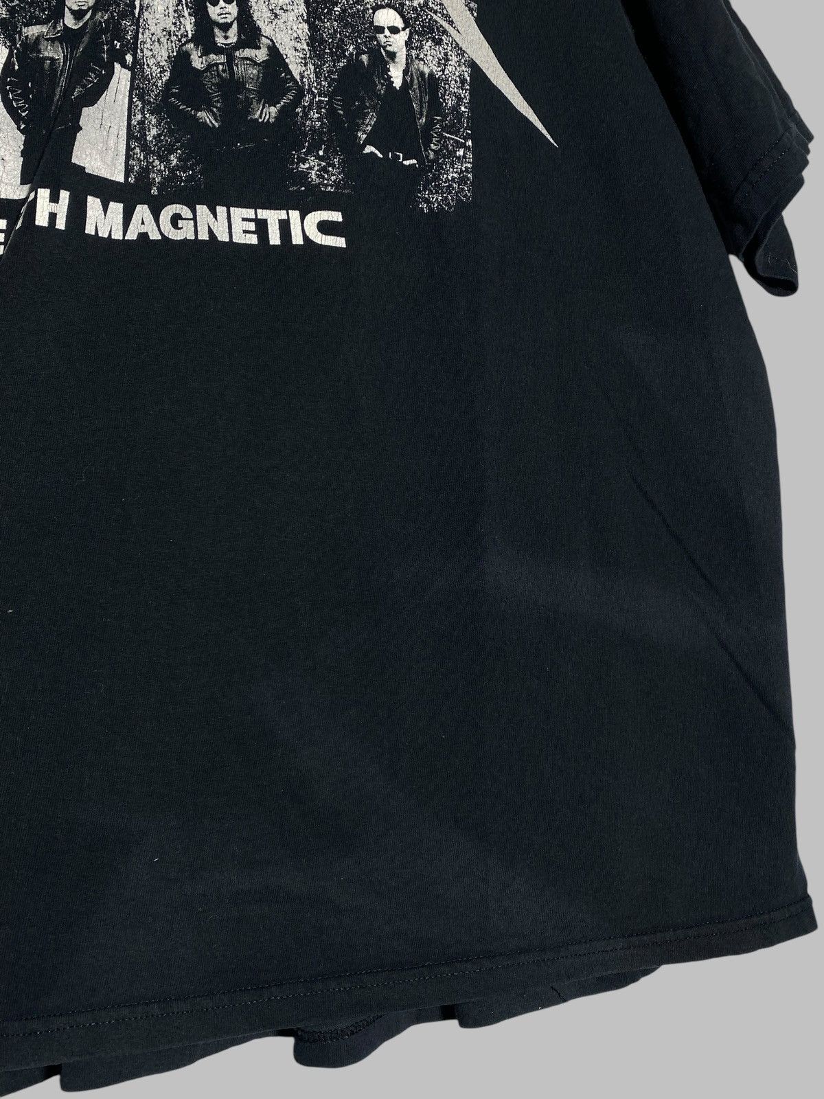 Band Tees 🔥 METALLICA WORLD MAGNETIC TOUR TEE 2000s METAL BAND Size US XL / EU 56 / 4 - 11 Thumbnail