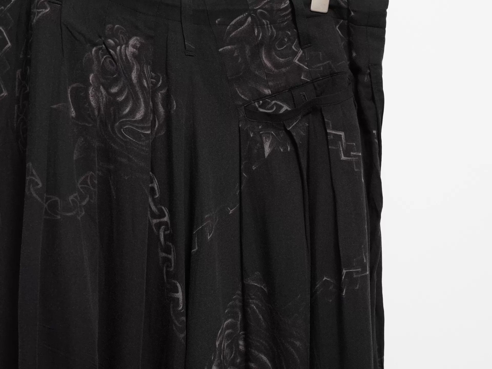 Yohji Yamamoto Yohji Yamamoto 19AW 24-Pleat Silk Drawstring Pants Size 2 Size US 32 / EU 48 - 5 Thumbnail