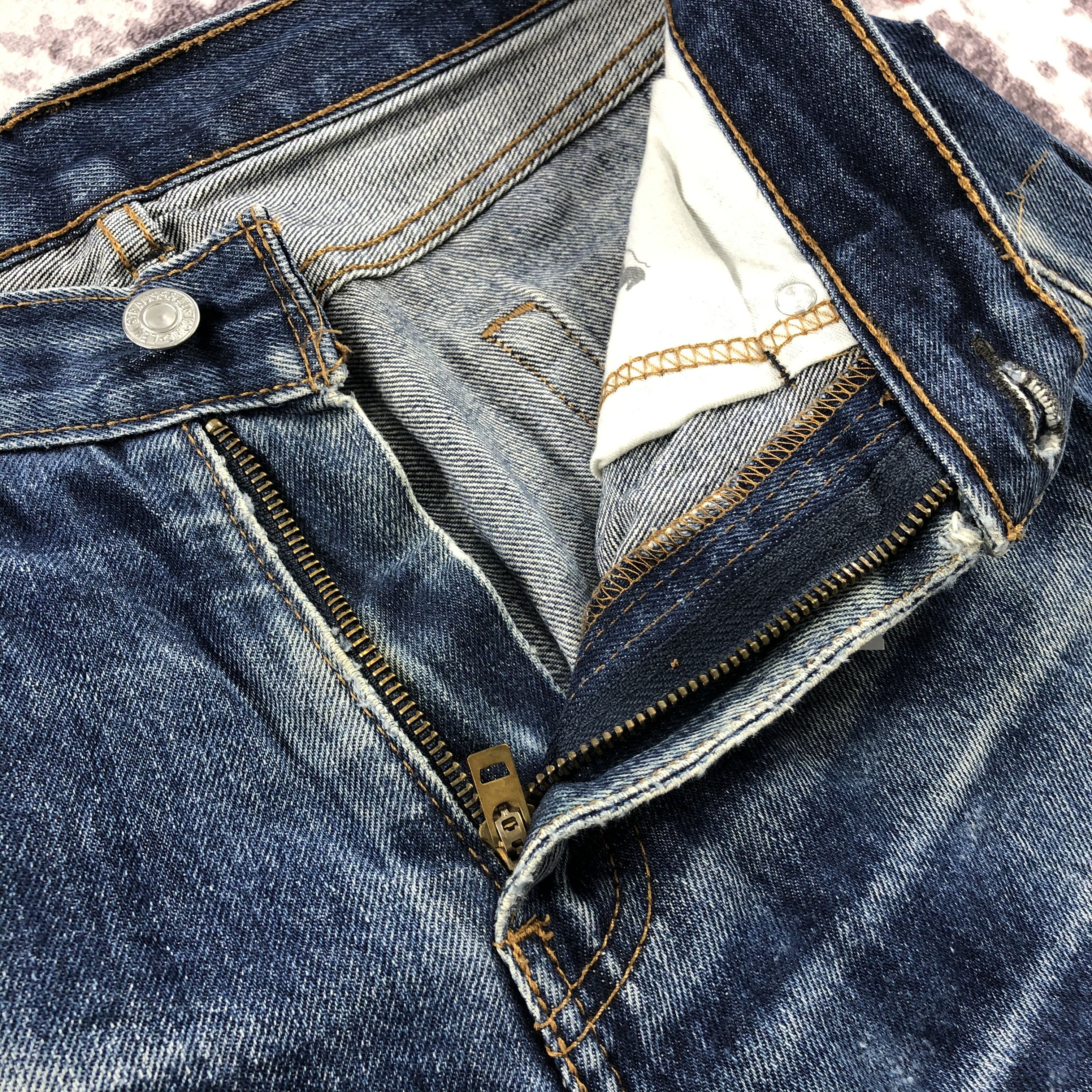 Levi's × Vintage Vintage Ripped Levis 505 Jeans-JM2240 Size US 31 - 12 Thumbnail