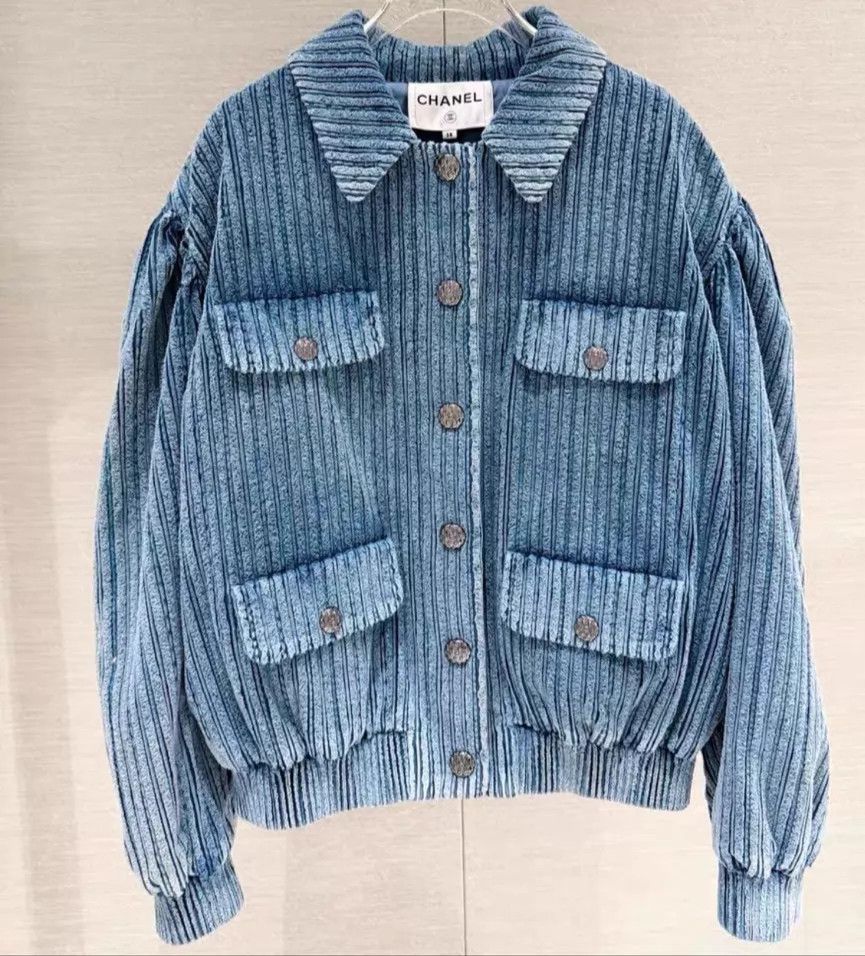 Chanel Chanel Women's Classic Jacket Size XS / US 0-2 / IT 36-38 - 1 Thumbnail