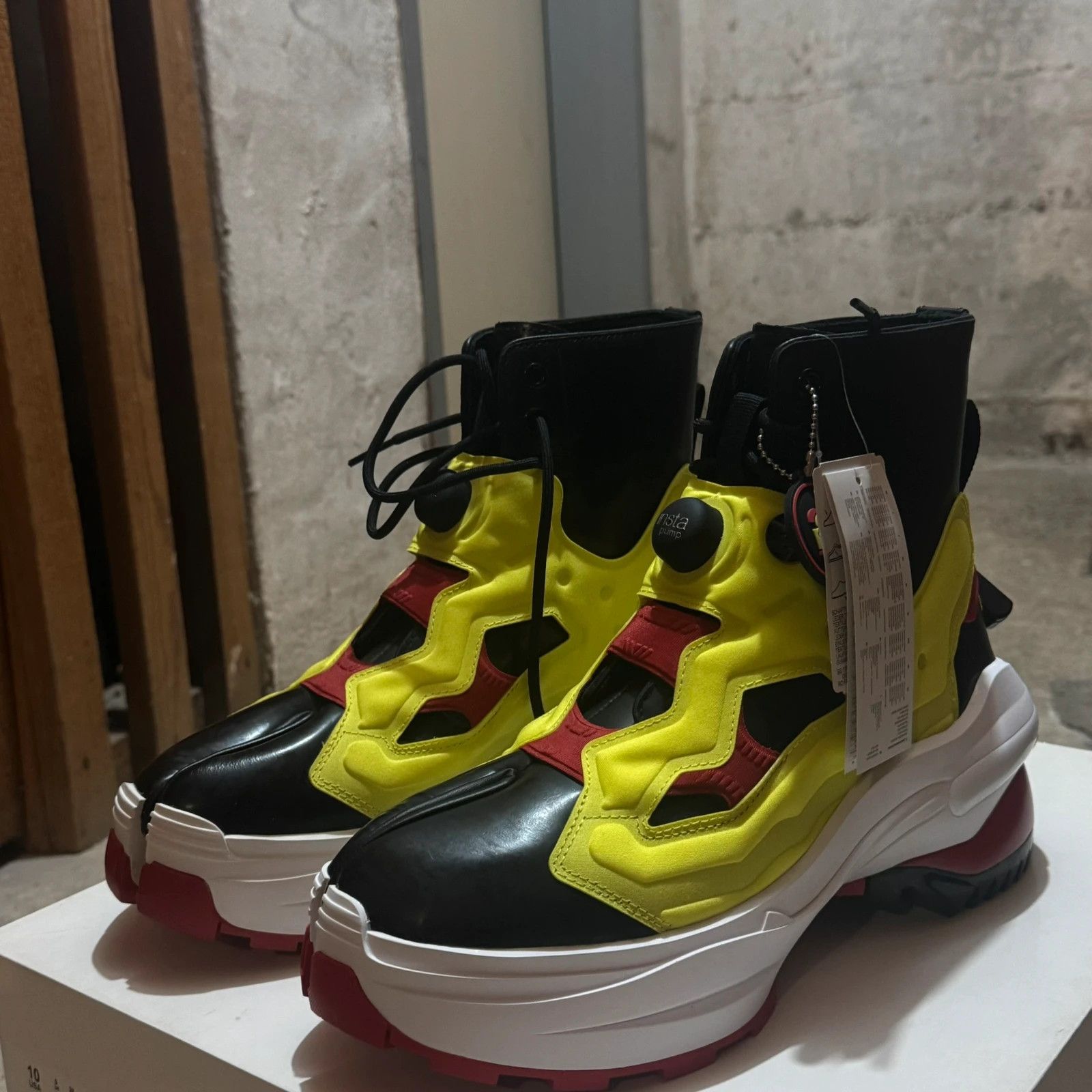Maison Margiela × Reebok Maison Margiela x Reebok tabi high sneaker Size US 10 / EU 43 - 3 Thumbnail