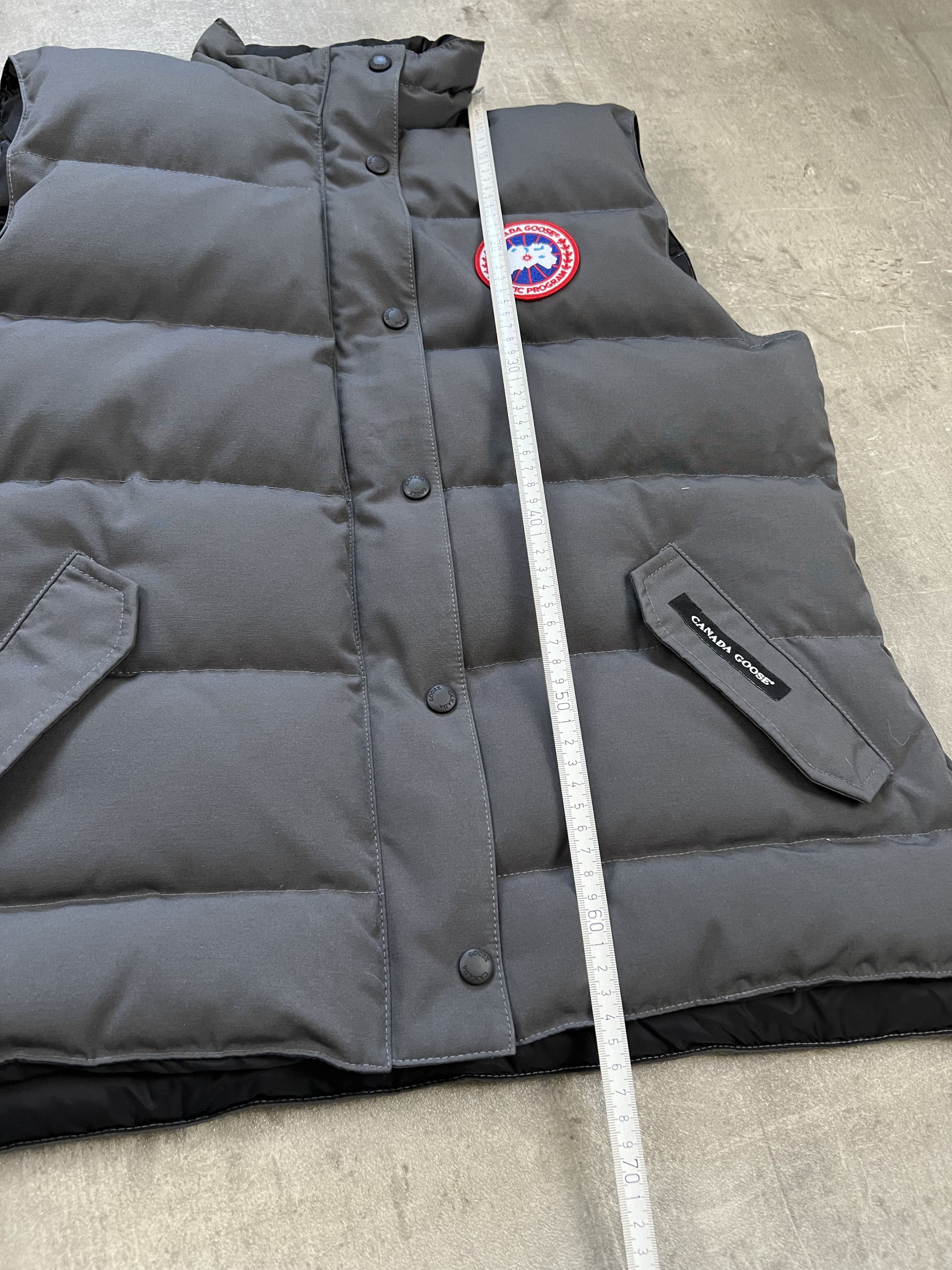 Canada Goose canada goose vest size XL Womens legit luxury Size XL / US 12-14 / IT 48-50 - 16 Thumbnail