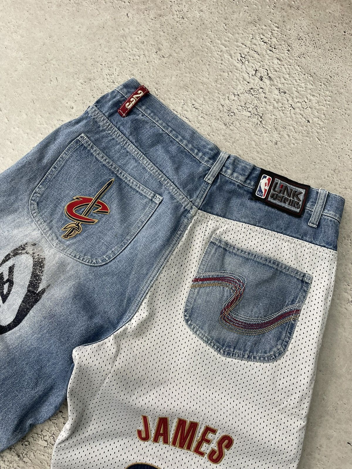 NBA NBA Cavaliers James 23 faded distressed shirts Size US 34 / EU 50 - 9 Thumbnail