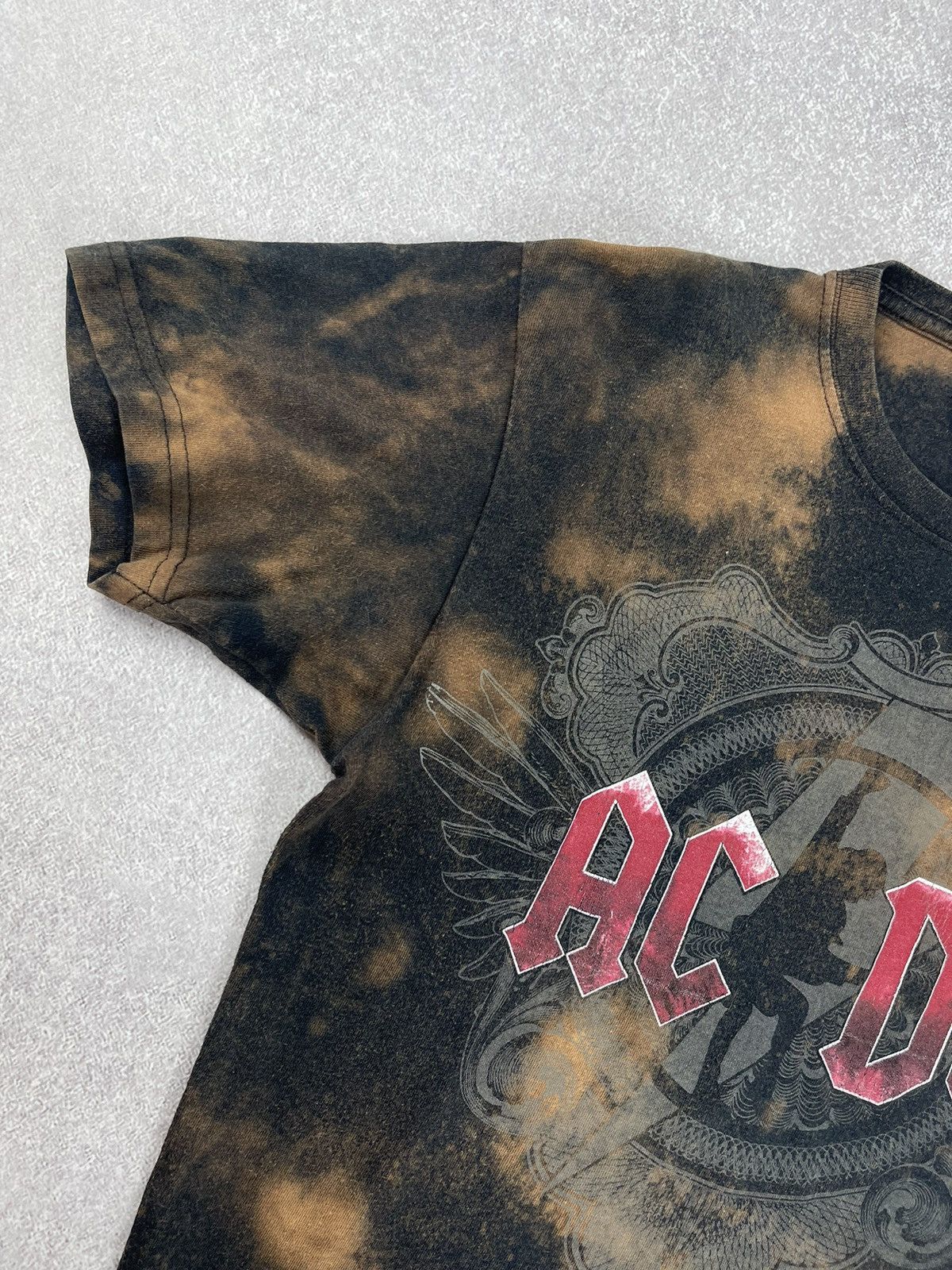 AC/DC Vintage Custom AC/DC Rock Band T-Shirt Size S Size US S / EU 44-46 / 1 - 6 Thumbnail