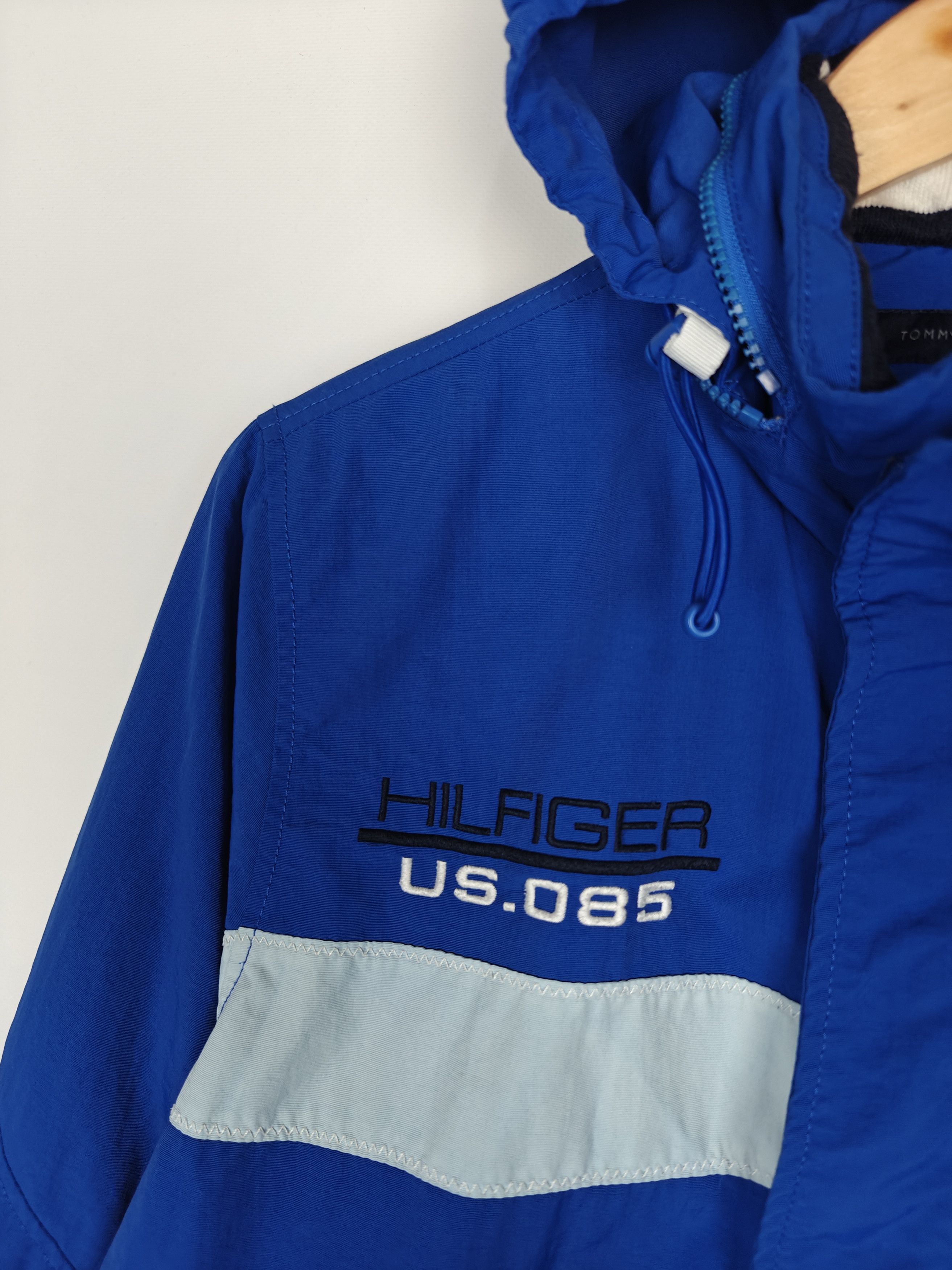 Tommy Hilfiger Tommy Hilfiger Jacket Zip Hooded Blue size M Size US M / EU 48-50 / 2 - 7 Thumbnail
