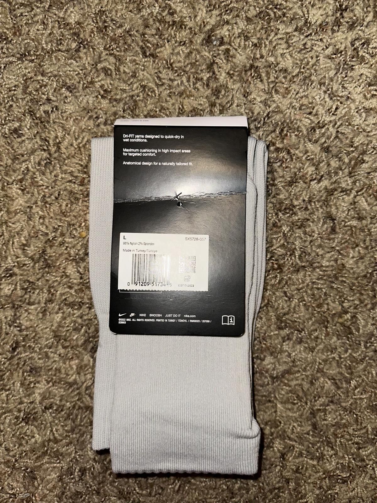 Nike Nike Classic III Soccer Grey Sock Size ONE SIZE - 7 Thumbnail