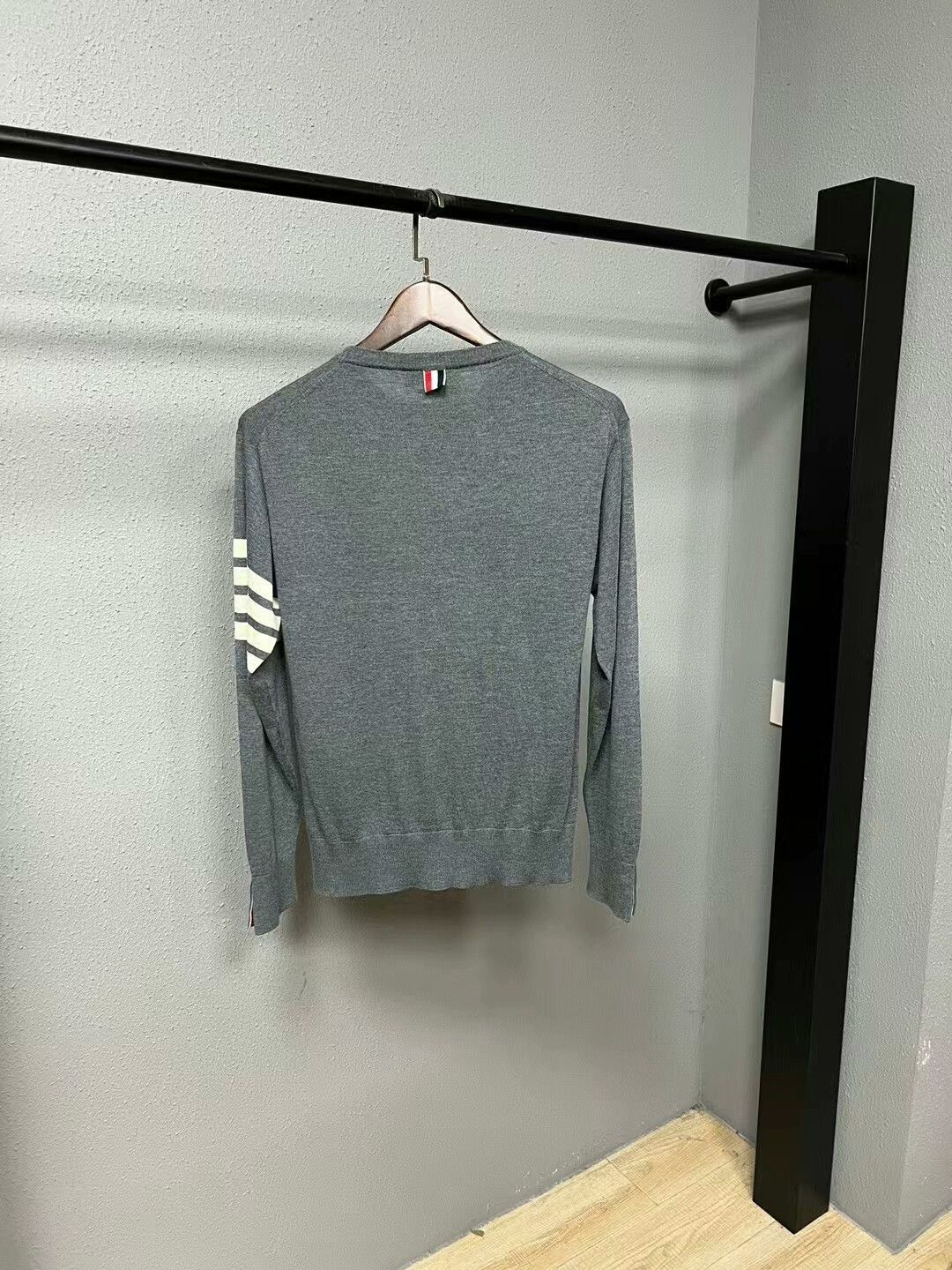 Thom Browne thom browne gray cashmere knit top. Size US M / EU 48-50 / 2 - 2 Thumbnail