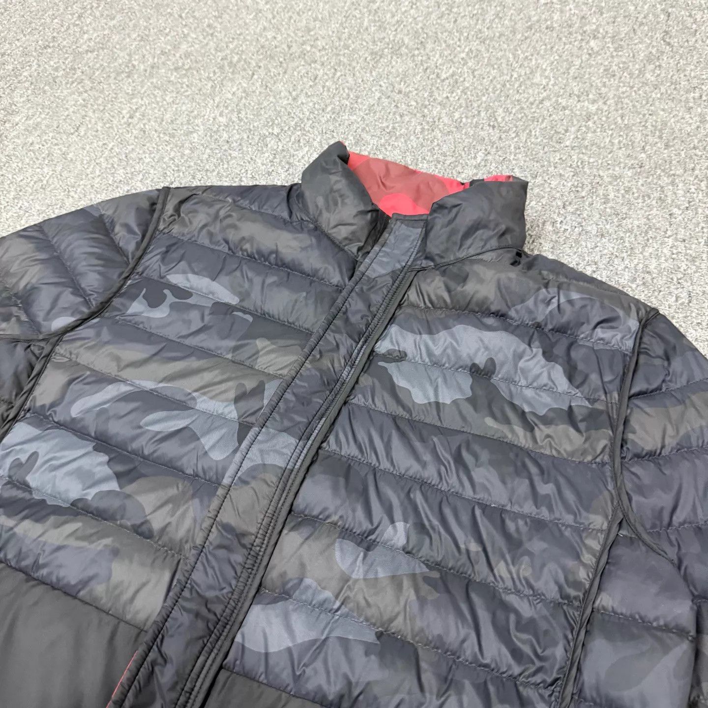 Valentino Valentino Camo Reversible Down Jacket 48 99 New Size US M / EU 48-50 / 2 - 4 Thumbnail