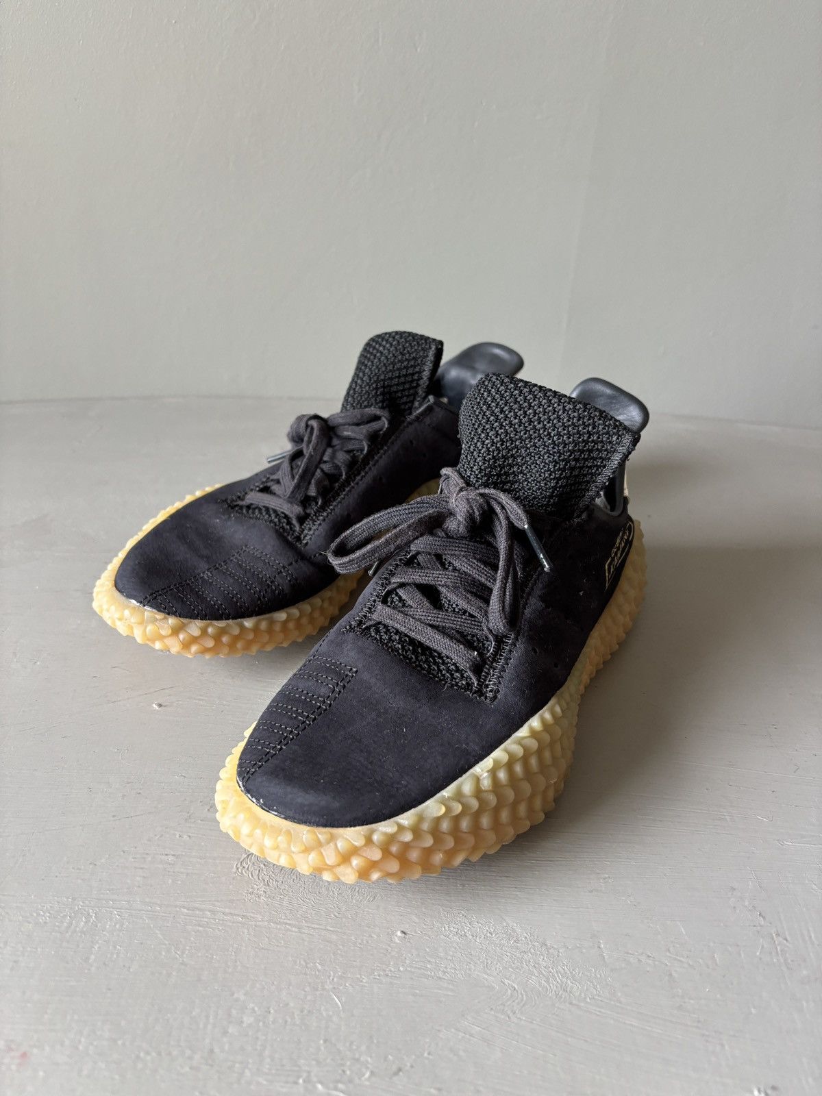 Adidas Adidas Kamanda Black Gum Mens Sneakers Soccer-Inspired Shoes Size 7 (CQ2220) Size US 7 / EU 40 - 2 Thumbnail