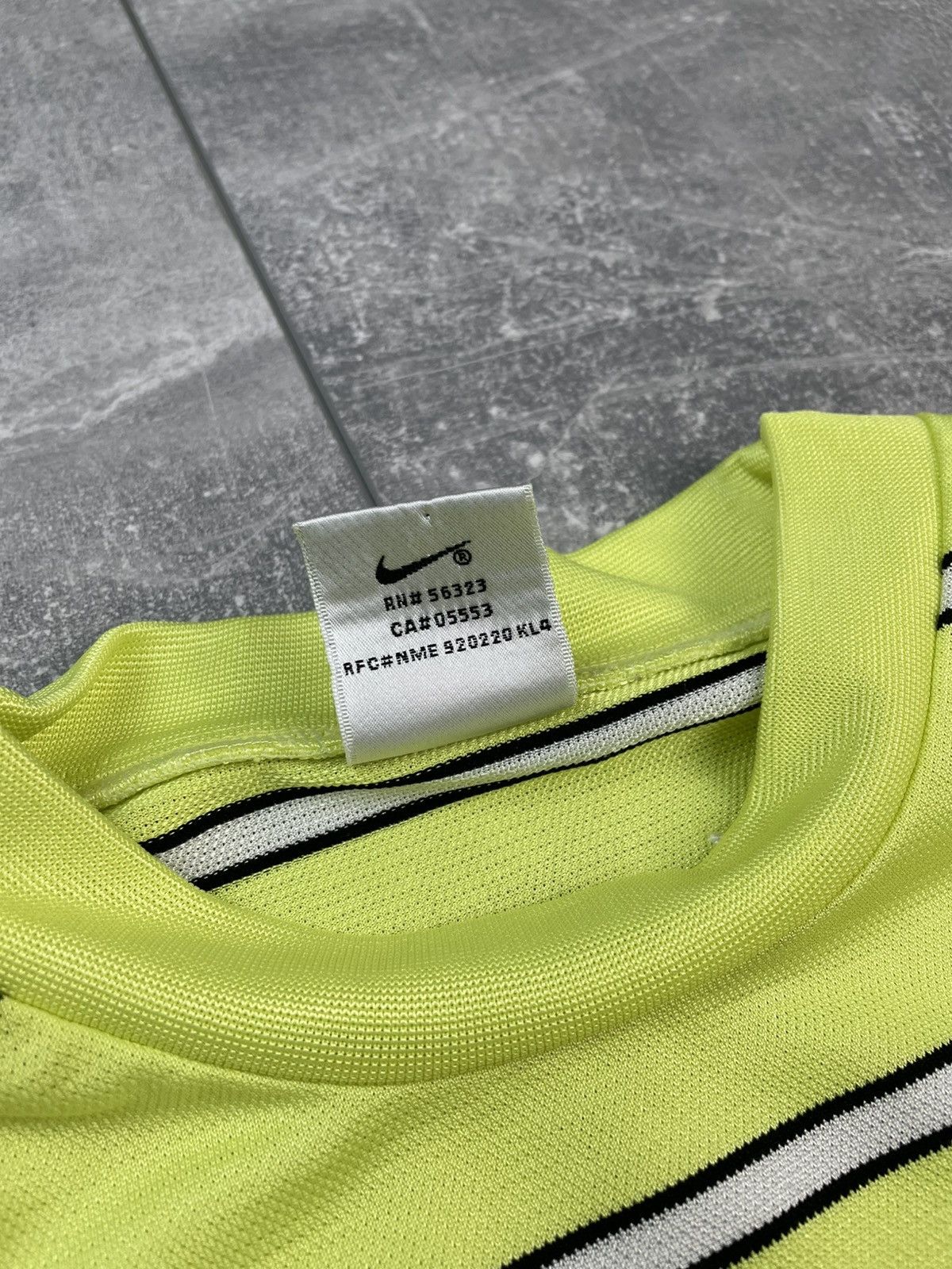 Nike × Vintage Nike Vintage 90s Center Swoosh Logo T-shirt Size US L / EU 52-54 / 3 - 8 Thumbnail