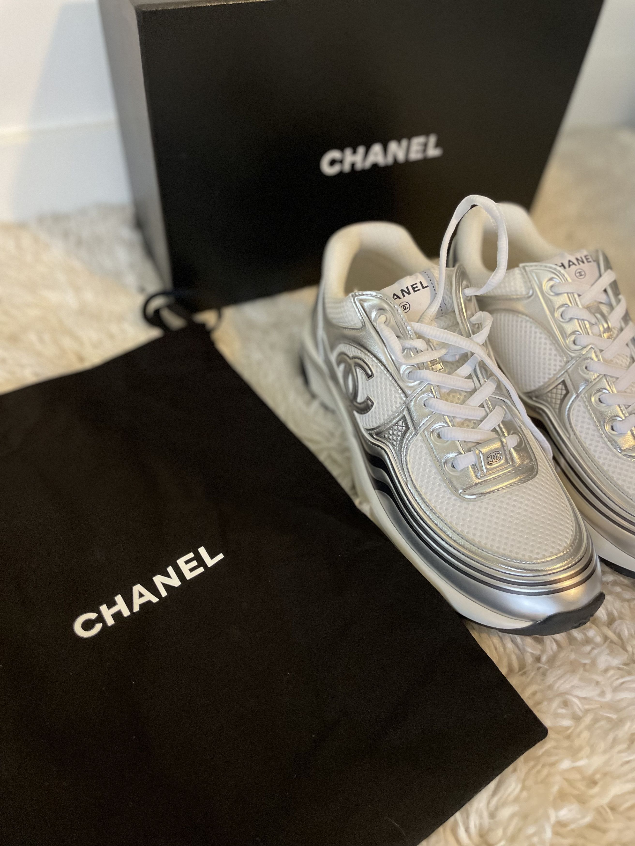Chanel Chanel Runner Laminated Interlocking Metallic Brand New Size US 7 / IT 37 - 8 Thumbnail