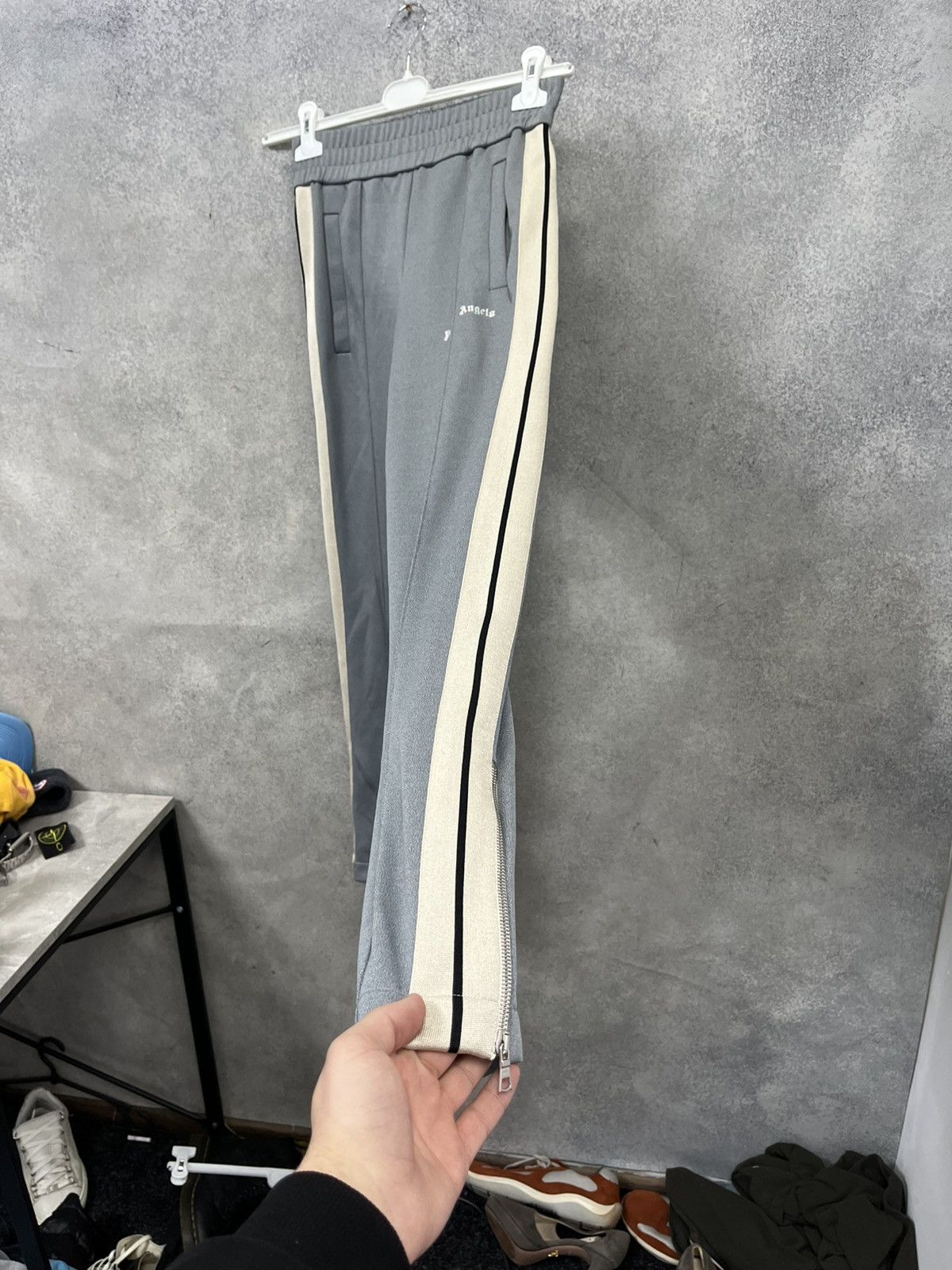 Palm Angels Palm Angels Sweatpants Size US 26 / EU 42 - 6 Thumbnail