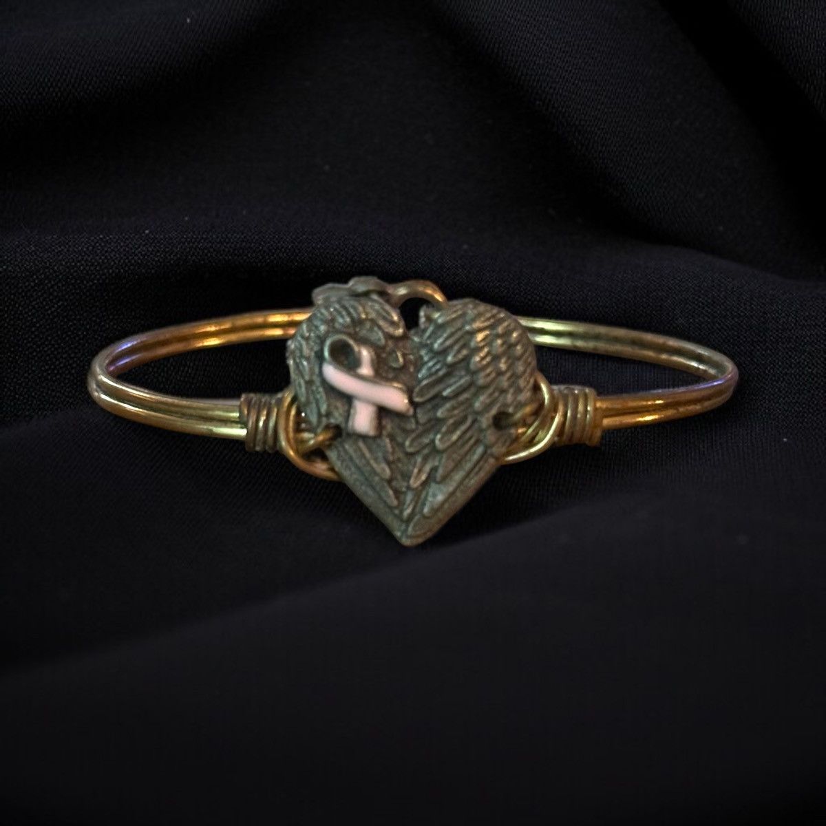 Other Luca + Danni Breast Cancer angel wing heart bangle bracelet Size ONE SIZE - 1 Thumbnail