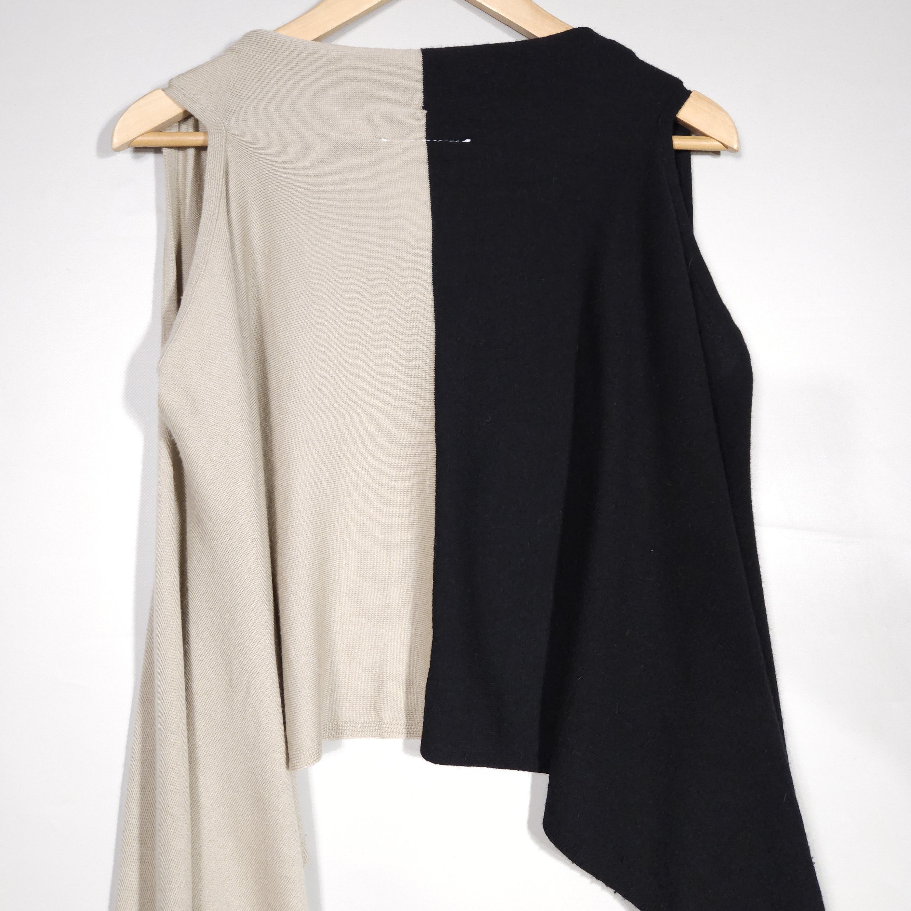 Maison Margiela MM6 Maison Martin Margiela Cape Wool made in Italy size M Size M / US 6-8 / IT 42-44 - 5 Thumbnail